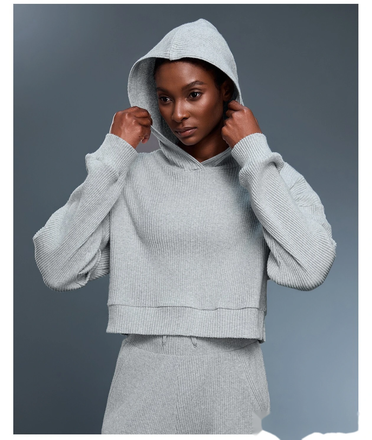 Customized loose hooded sports fitness sweater women's short yoga casual knit pullover detail