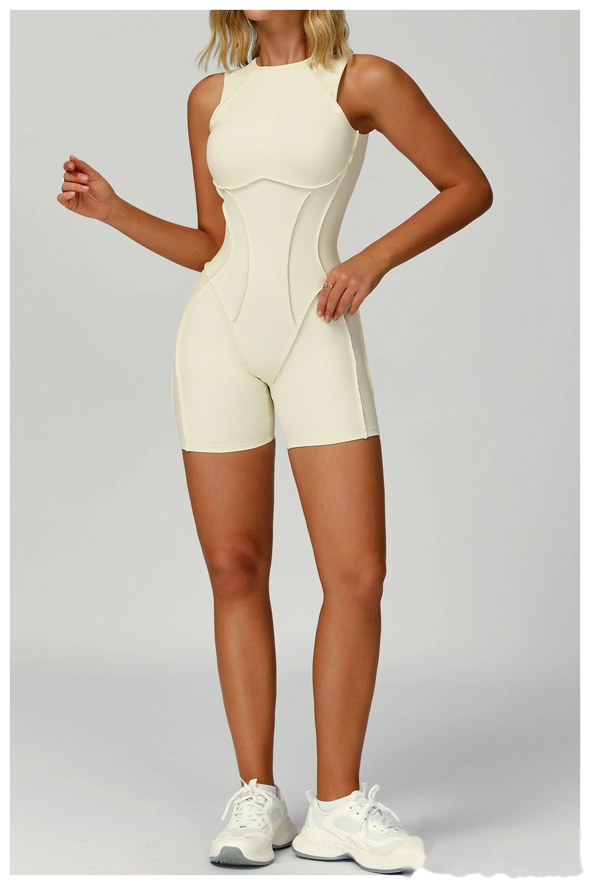 Customized one-piece yoga clothes with beautiful back fashion one-piece women's running fitness clothes detail