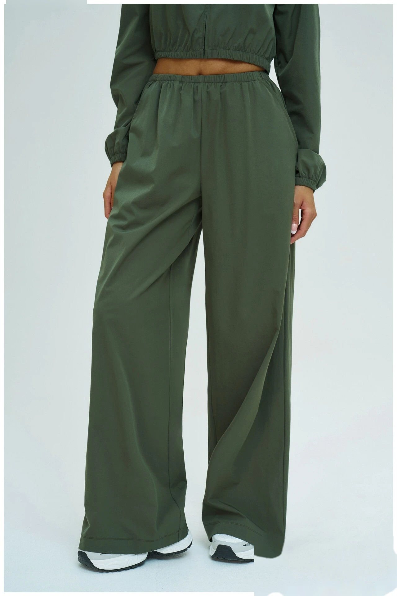Bulk Custom Outdoor Casual Sports Suit - Hooded Windproof Coat & Loose Workout Sweatpants detail