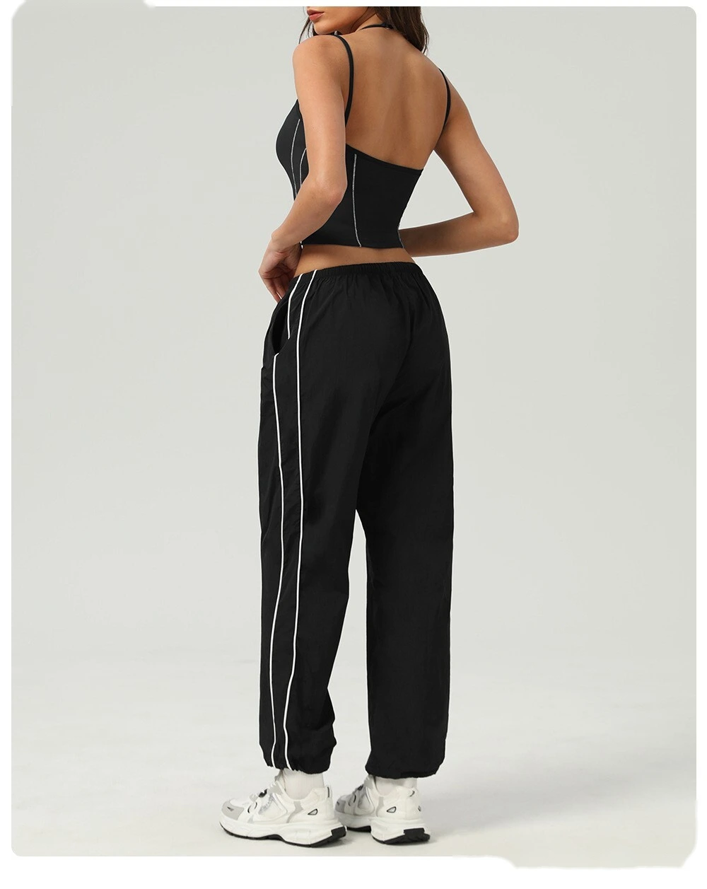 Customized nude contrast top tight waist outdoor sports bra women's thin shoulder strap vest suspender bra detail