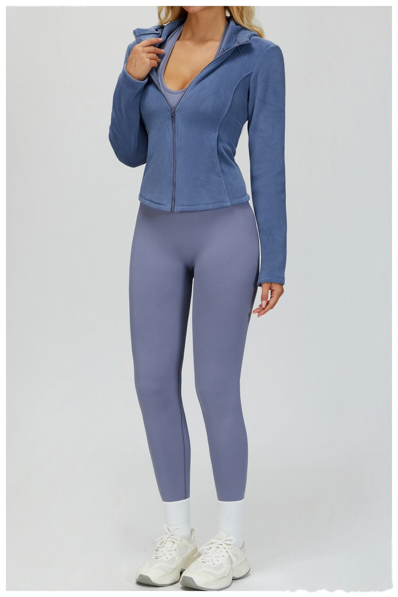 Custom Fleece-Lined Hooded Jacket: Slim-Fit Outdoor Zip Coat with Pockets for Sports & Leisure detail