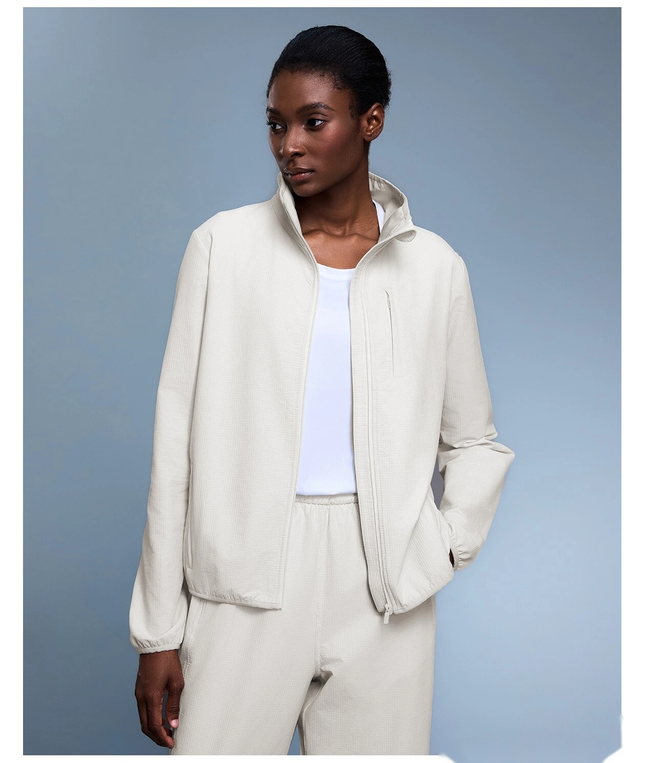 Customized outdoor lightweight sports long sleeve thin velvet warm and casual coat for women in autumn detail
