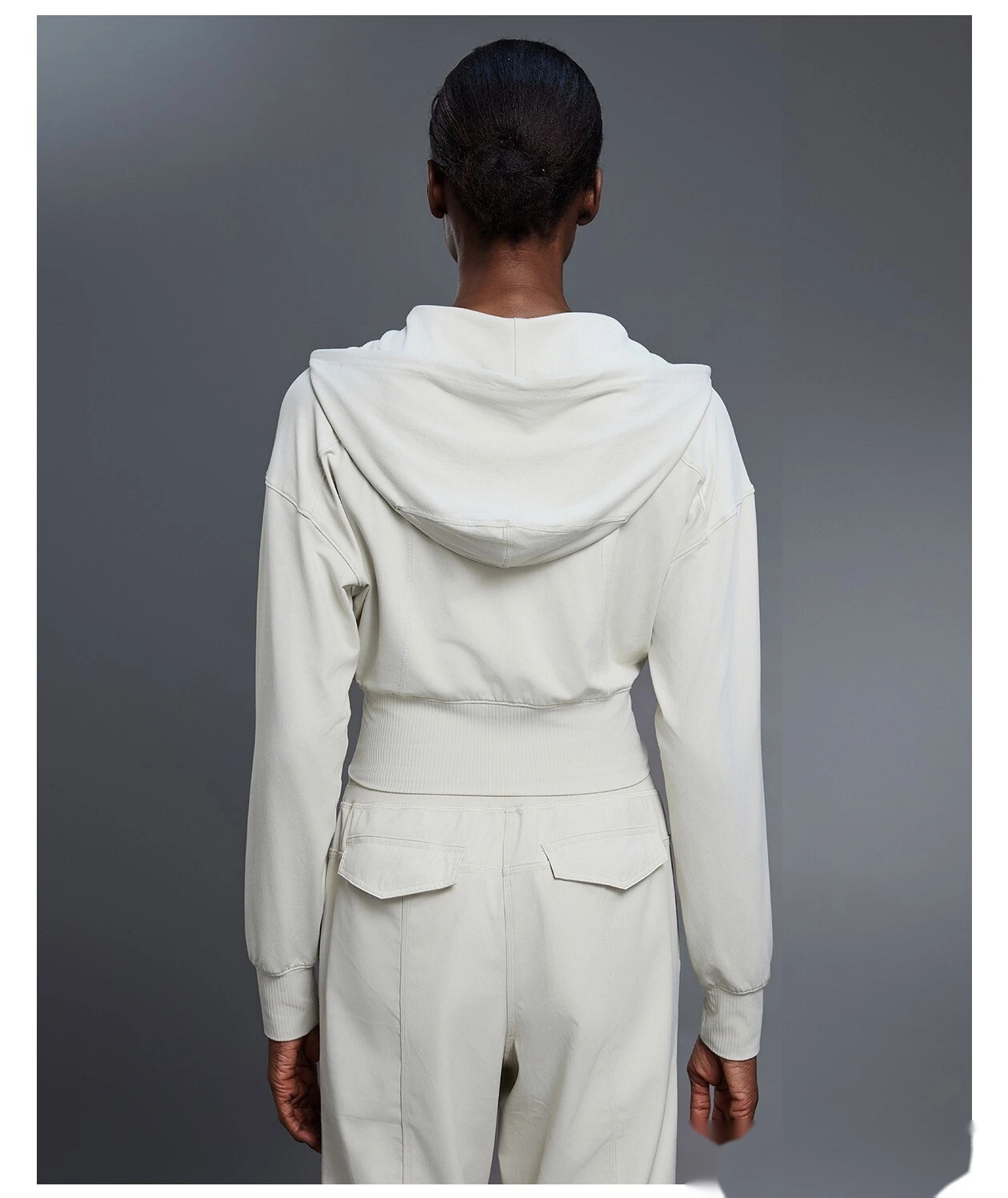 Customized hooded sports coat short waist cardigan long sleeve top yoga fitness clothes for women detail