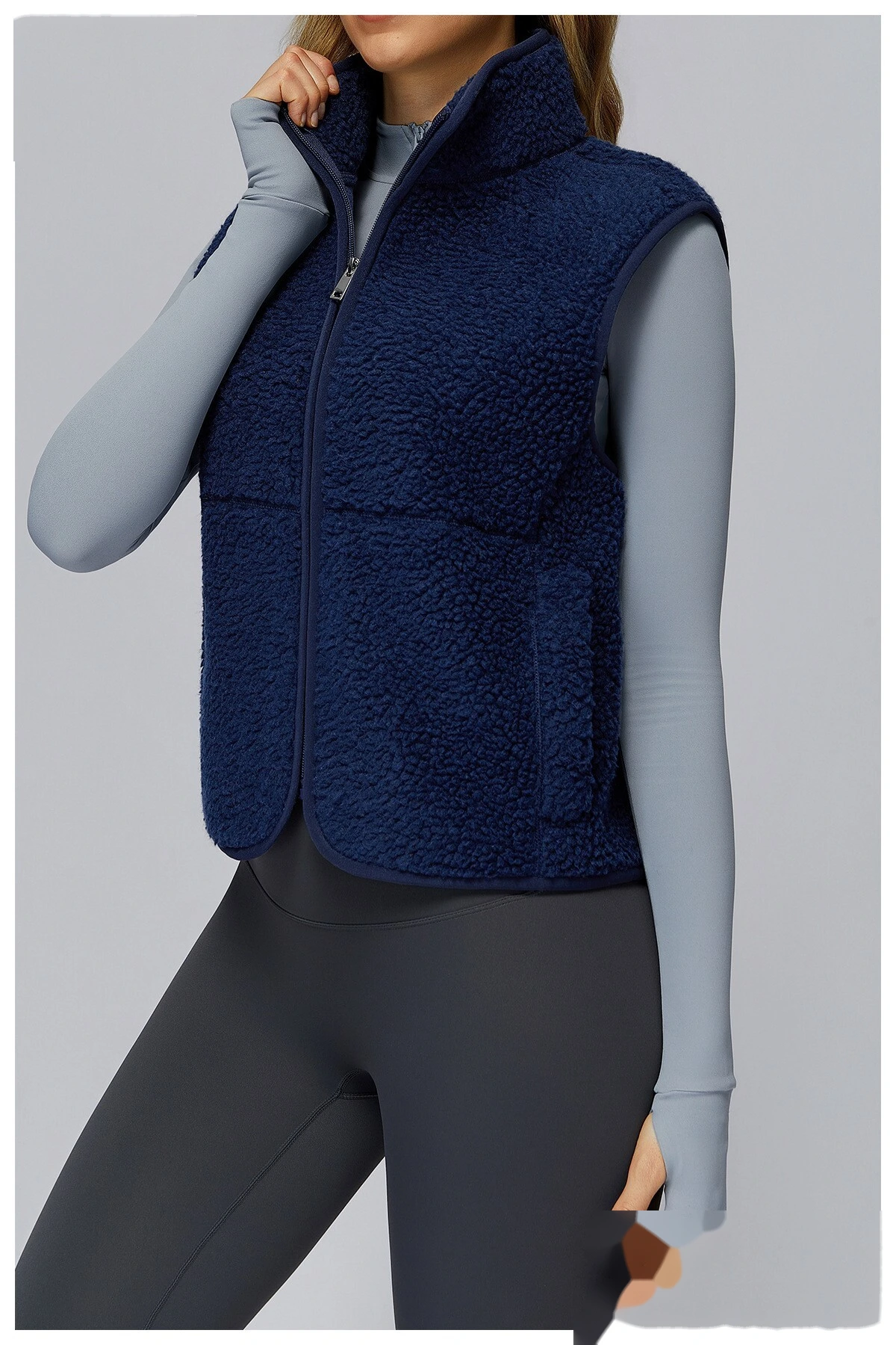 Customized velvet warm sports vest outdoor running fitness sleeveless vest vest detail
