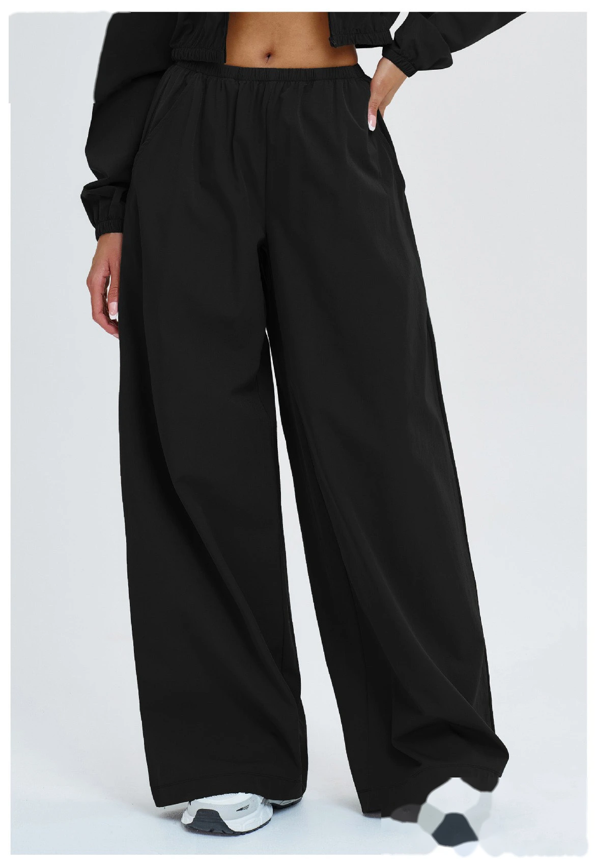 Bulk Custom Outdoor Casual Sports Suit - Hooded Windproof Coat & Loose Workout Sweatpants detail