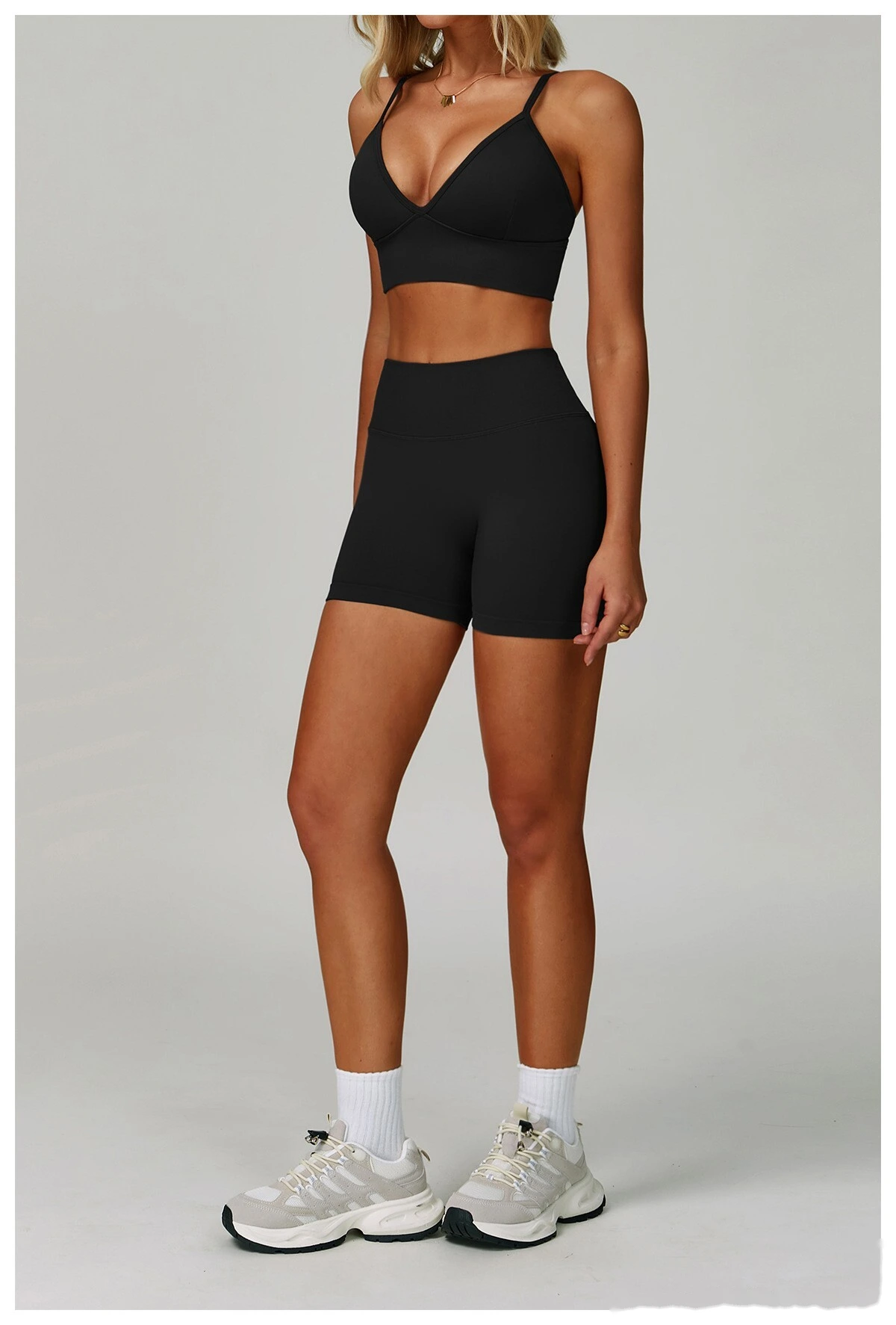 Custom-made yoga bra with beautiful back and quick-drying sports coat and running fitness yoga clothes. detail