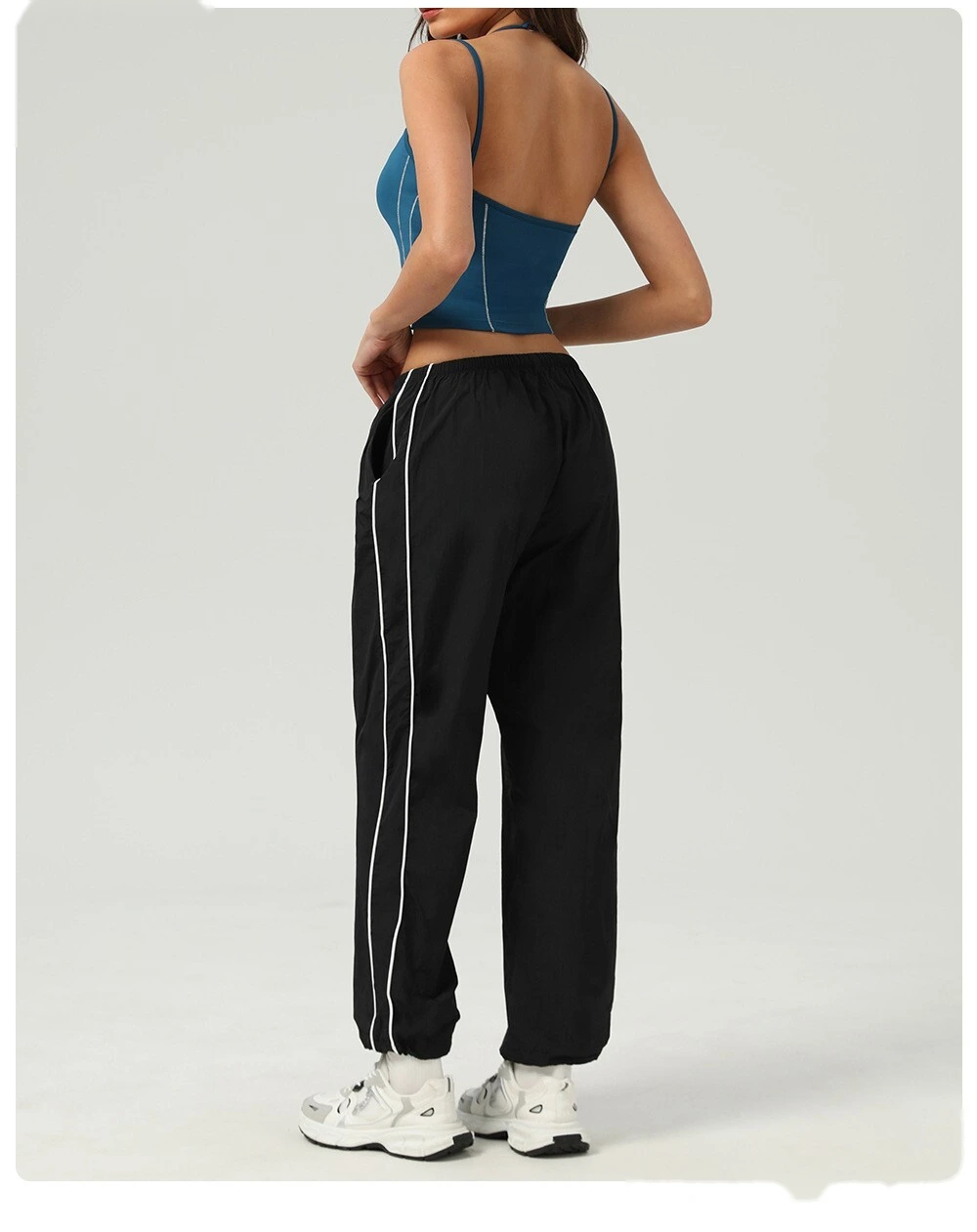 Customized nude contrast top tight waist outdoor sports bra women's thin shoulder strap vest suspender bra detail