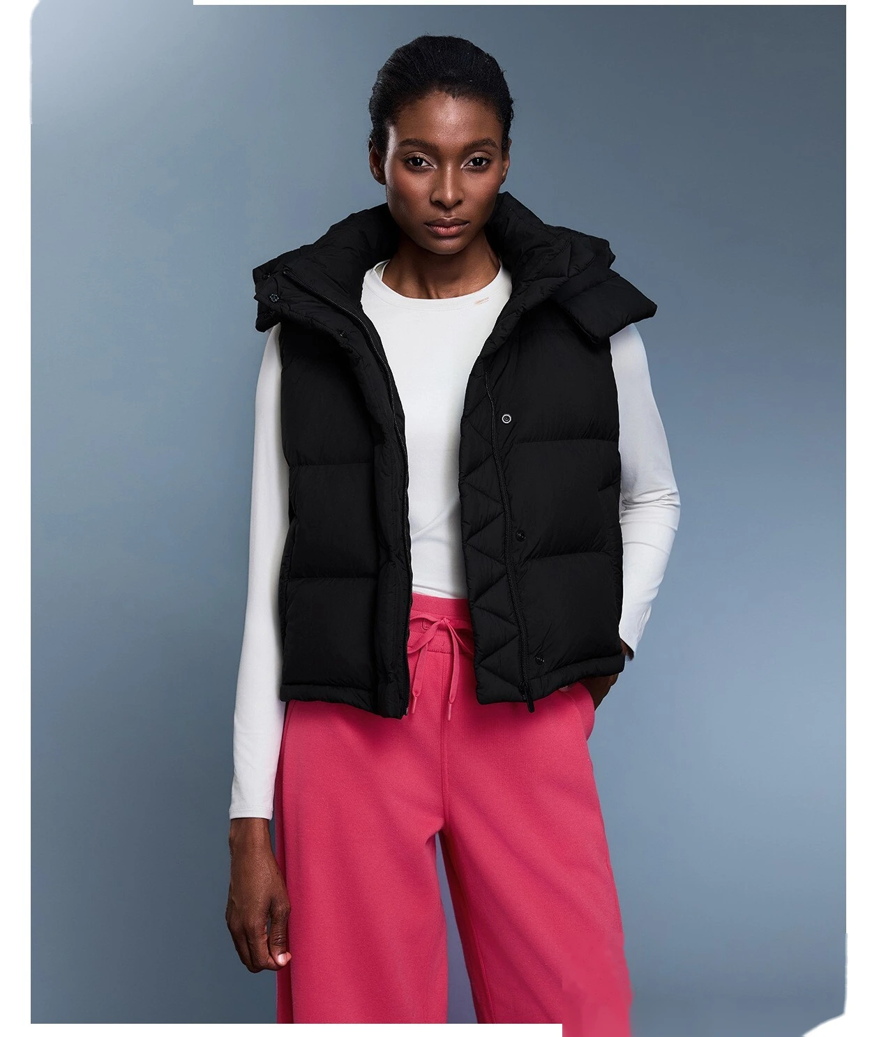 Custom windproof and warm hooded down vest jacket for women in winter. detail