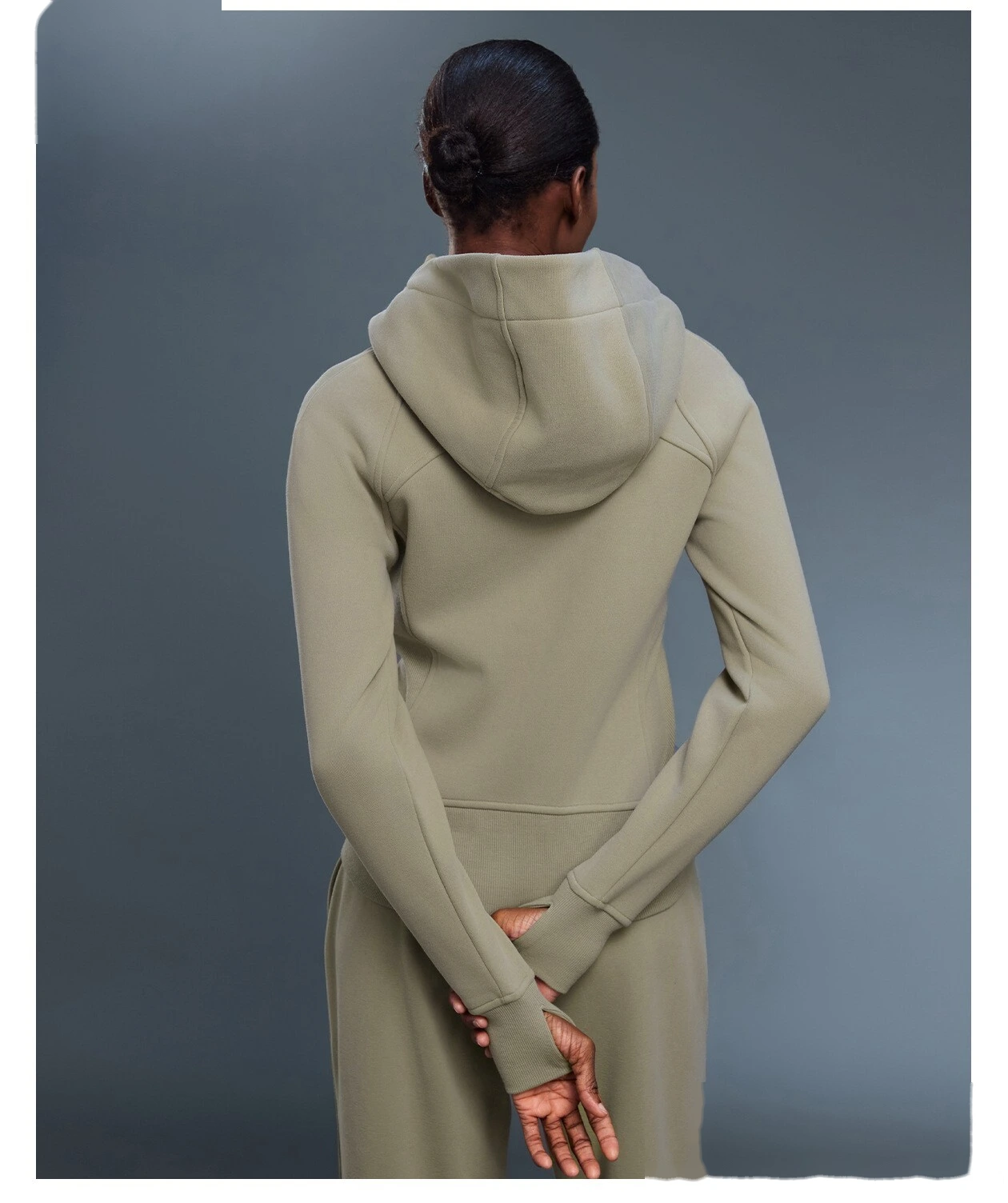 Customized autumn and winter yoga coat Long sleeve slim slimming plus velvet sweater coat. detail