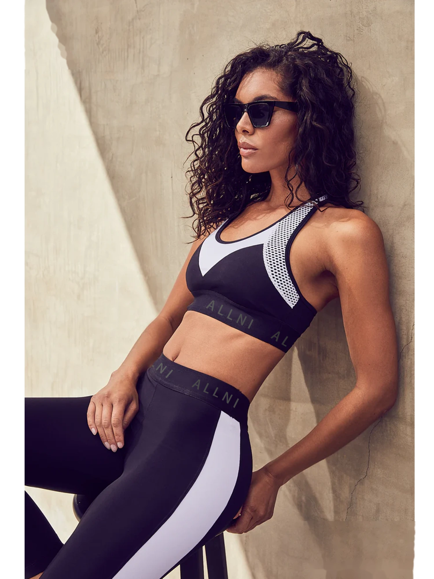 High elastic breathable fashion contrast yoga bra fitness pants yoga suit detail