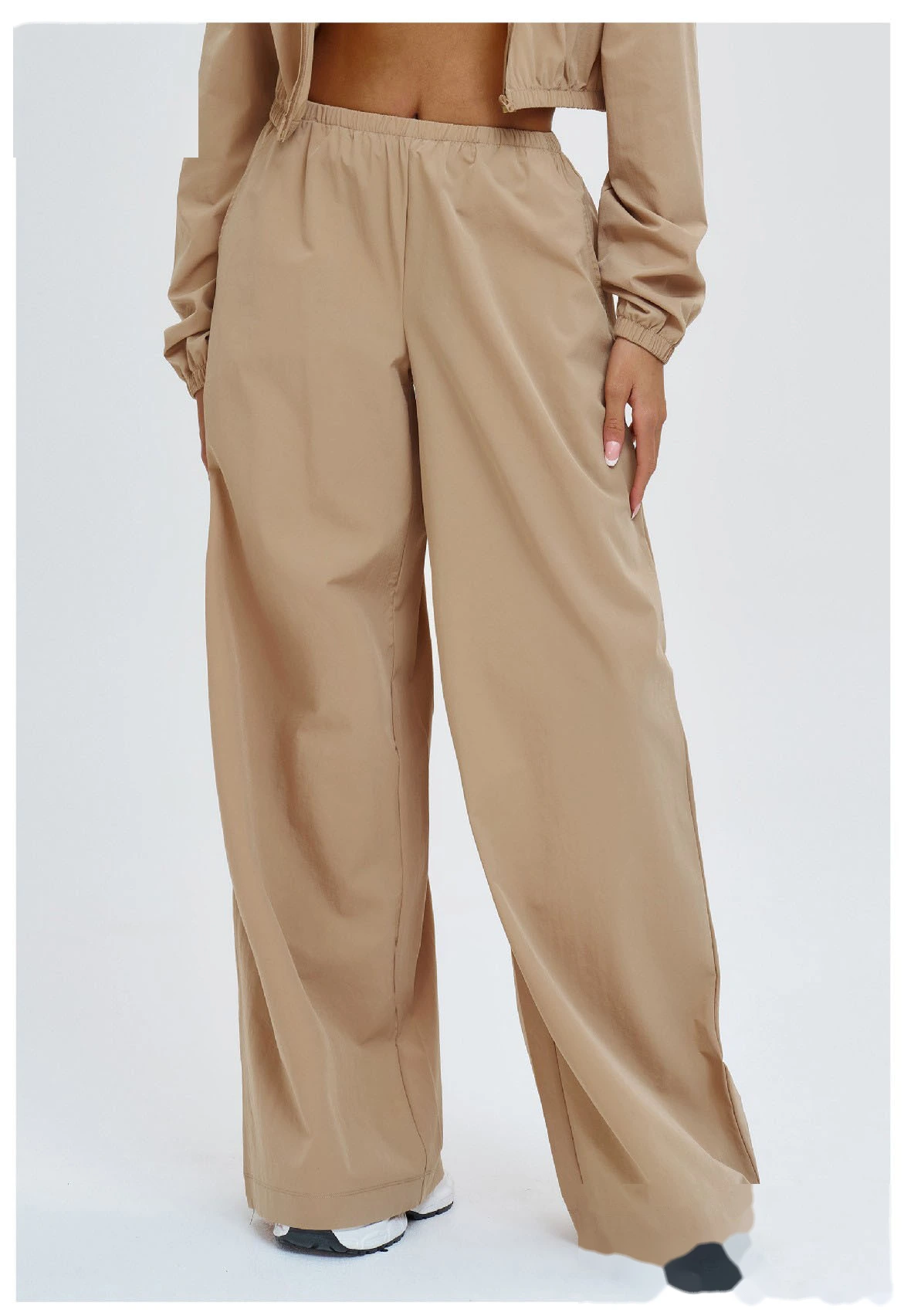 Bulk Custom Outdoor Casual Sports Suit - Hooded Windproof Coat & Loose Workout Sweatpants detail