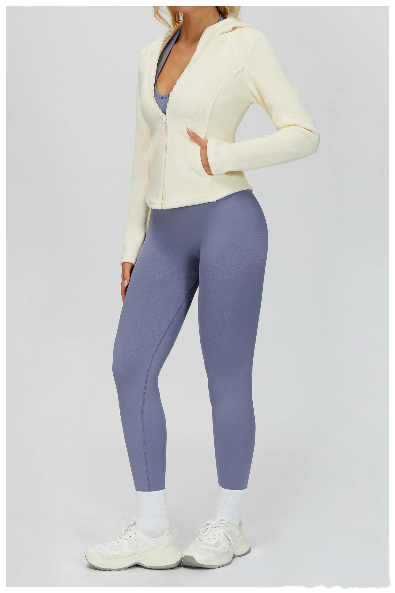 Custom Fleece-Lined Hooded Jacket: Slim-Fit Outdoor Zip Coat with Pockets for Sports & Leisure detail