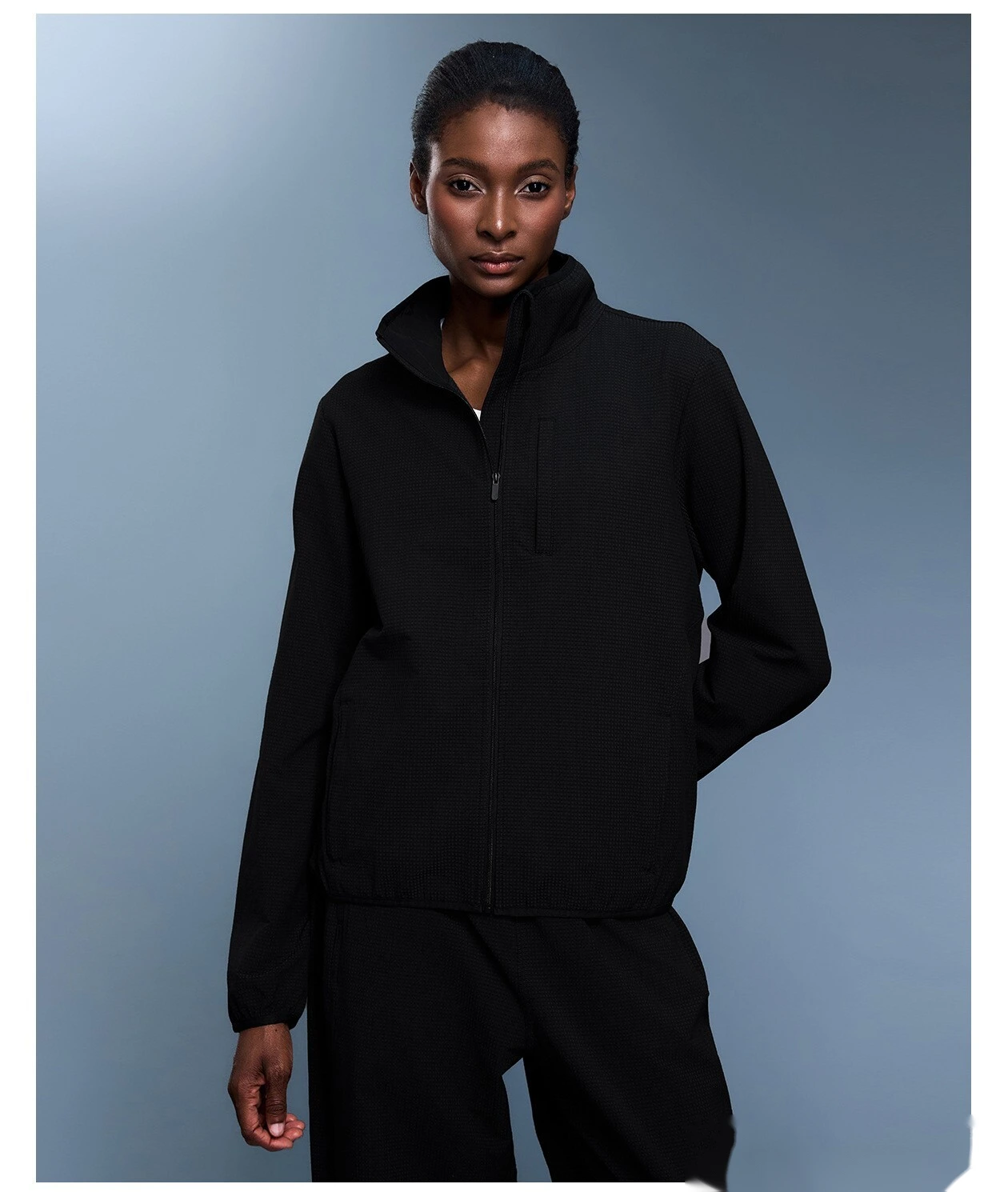 Customized outdoor lightweight sports long sleeve thin velvet warm and casual coat for women in autumn detail