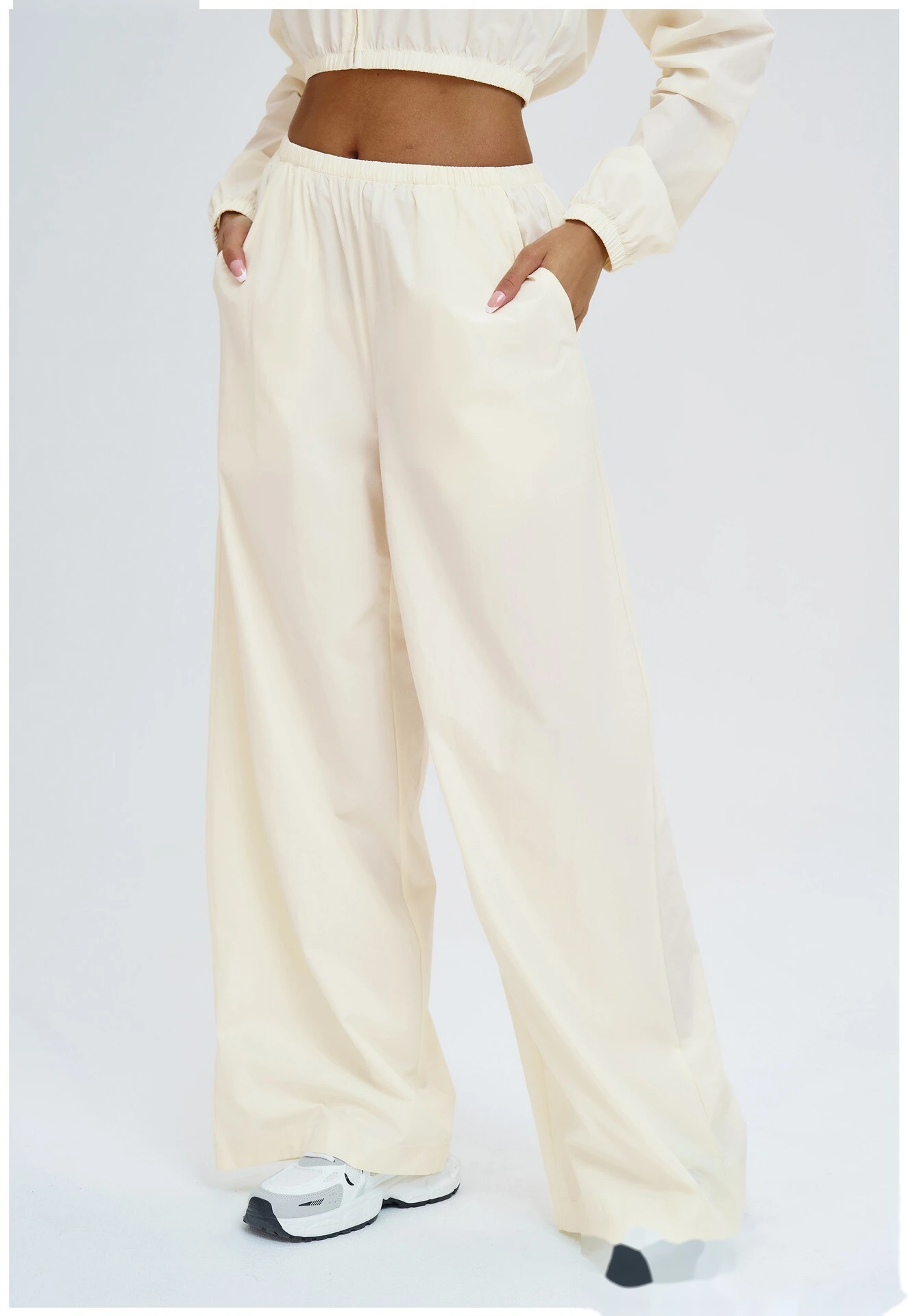 Bulk Custom Outdoor Casual Sports Suit - Hooded Windproof Coat & Loose Workout Sweatpants detail