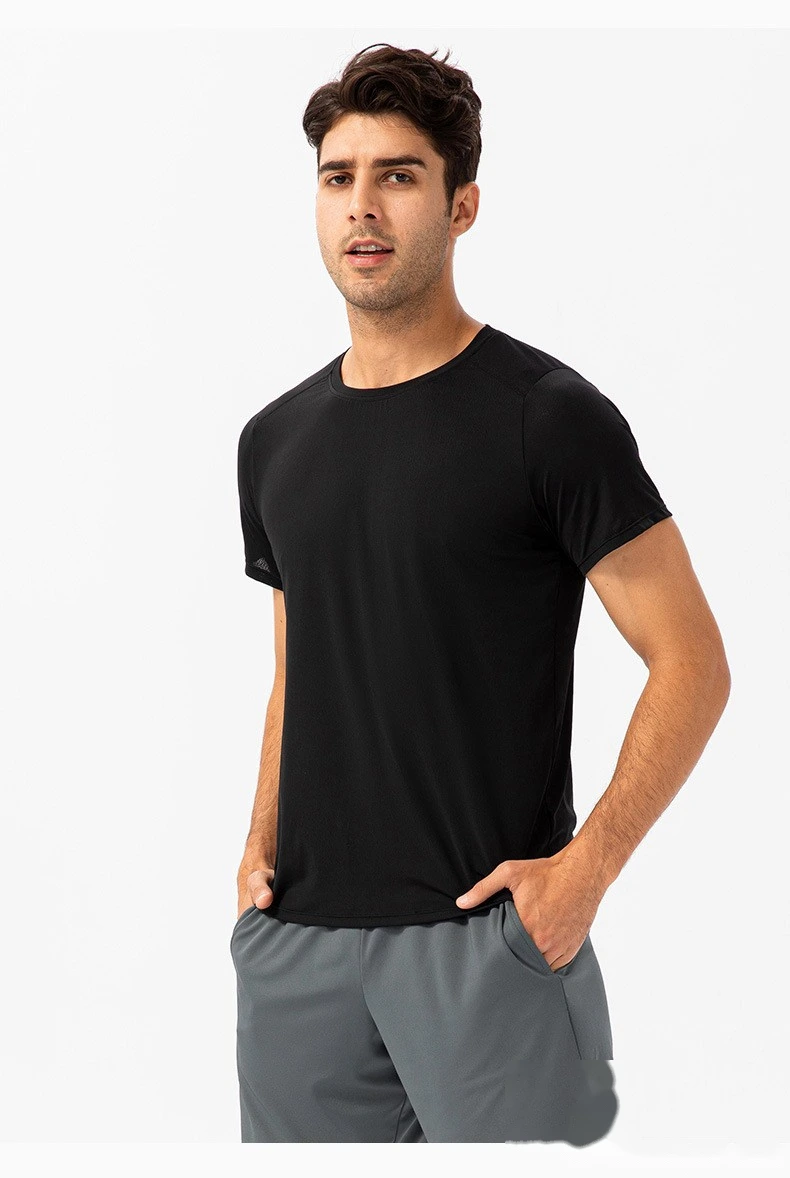 Customized men's loose running quick-drying clothes sweat-absorbent and breathable fitness short-sleeved T-shirt detail