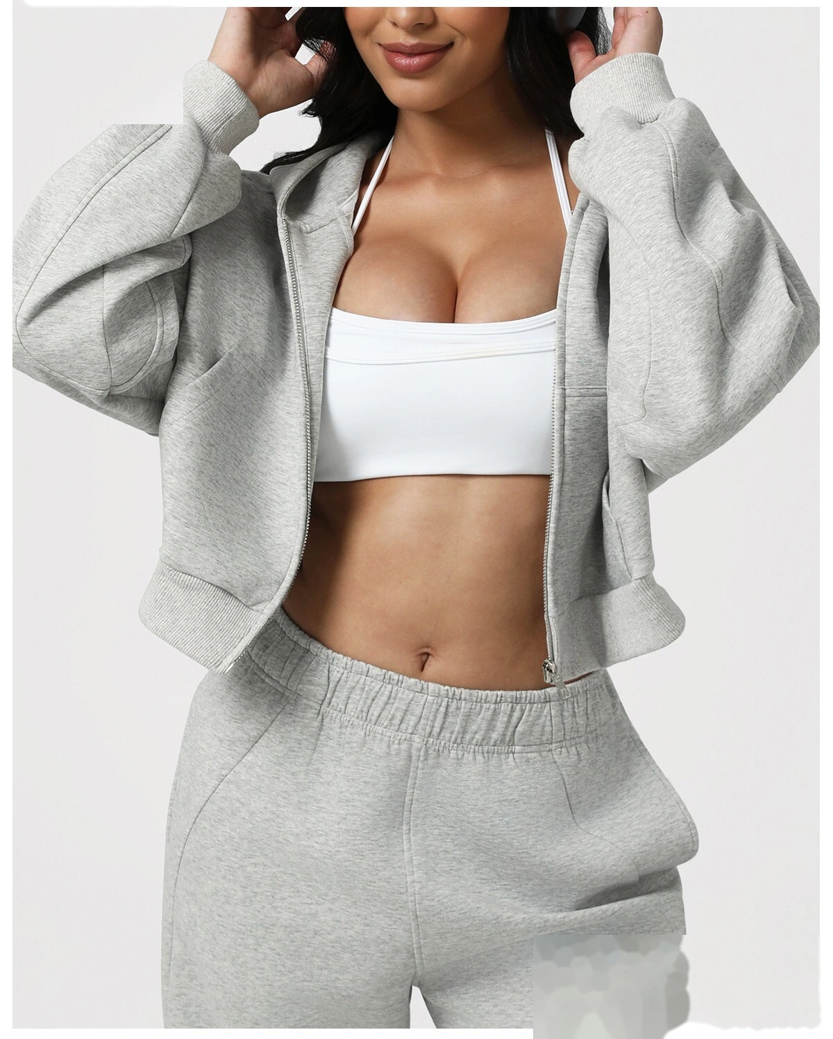 Custom hooded sporty casual sweatshirt, outdoor running fitness top, short-style yoga sweatshirt jacket detail