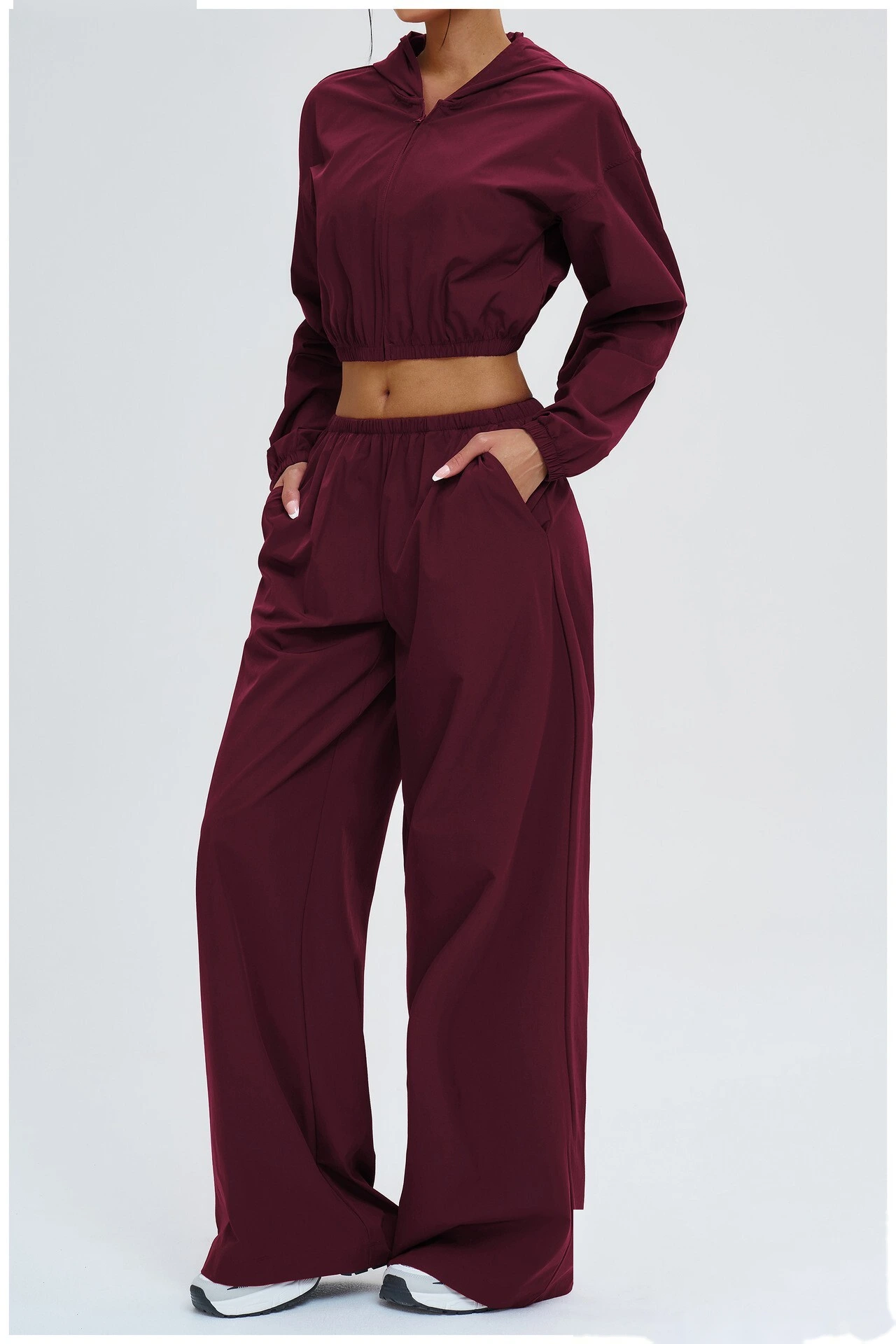 Bulk Custom Outdoor Casual Sports Suit - Hooded Windproof Coat & Loose Workout Sweatpants detail