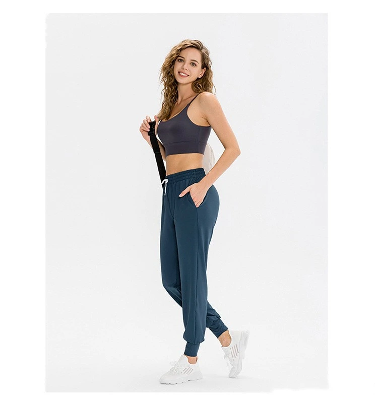 Custom sports pants women's running training yoga pants pocket leisure fitness leg pants detail