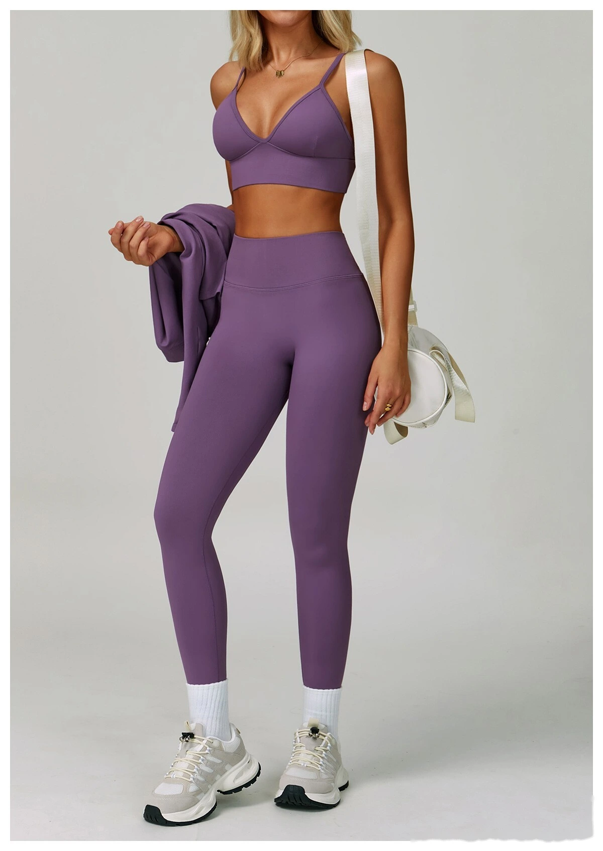 Custom-made yoga bra with beautiful back and quick-drying sports coat and running fitness yoga clothes. detail