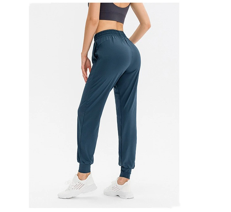 Custom sports pants women's running training yoga pants pocket leisure fitness leg pants detail