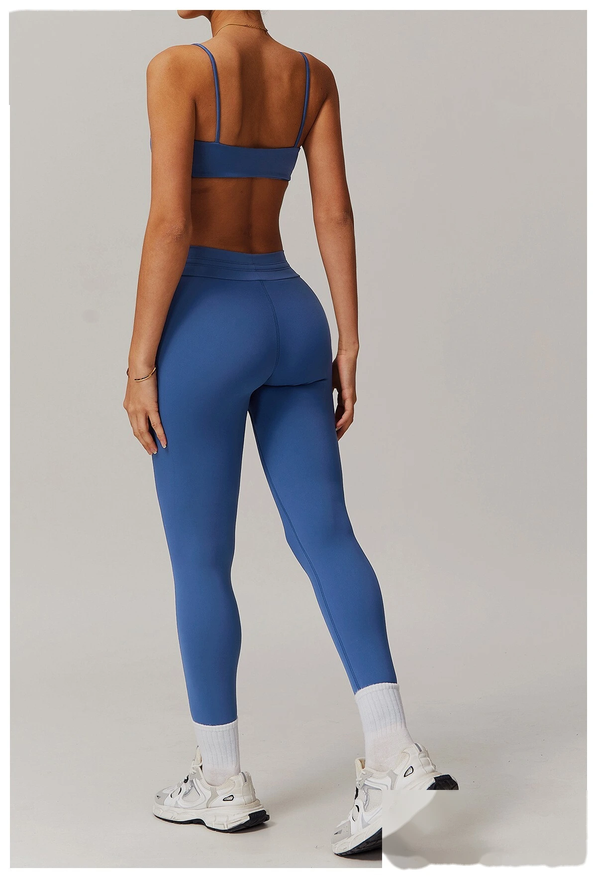 abdomen-lifting and hip-lifting fitness pants, and running pants with beautiful buttocks outside. detail