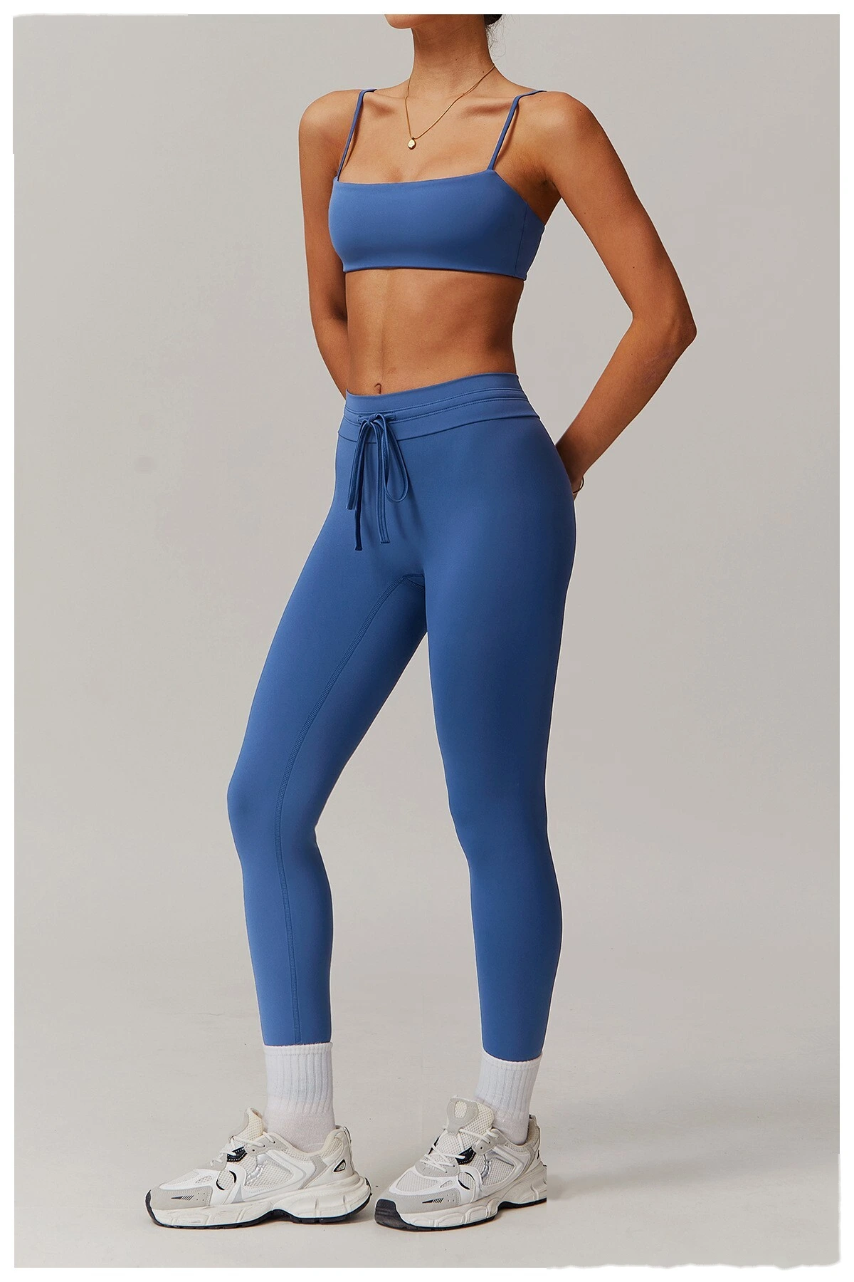 abdomen-lifting and hip-lifting fitness pants, and running pants with beautiful buttocks outside. detail