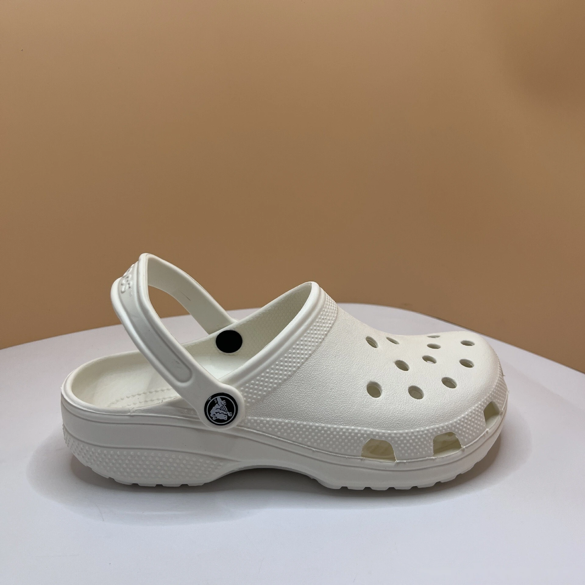 Customized fishing hole shoes Baotou sandals outdoor non-slip wear-resistant sports wading slippers detail