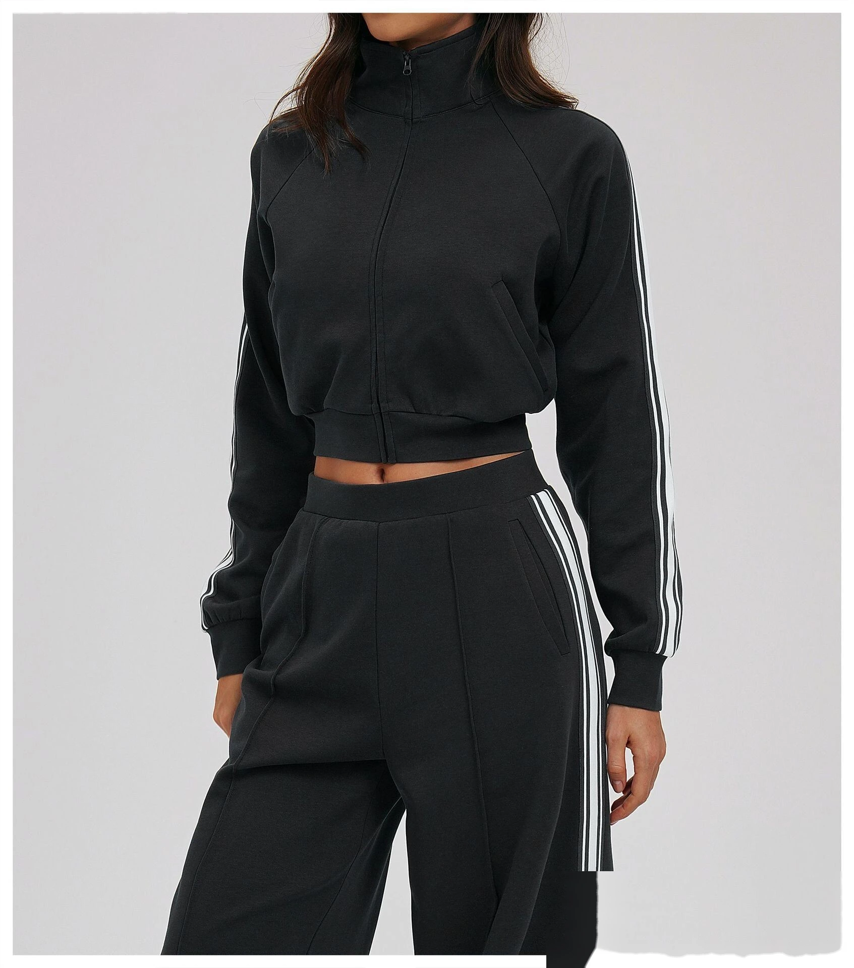 Custom Color Block High-Neck Sports Hoodie - Windproof Zipper Pocket Outdoor Running Jacket detail