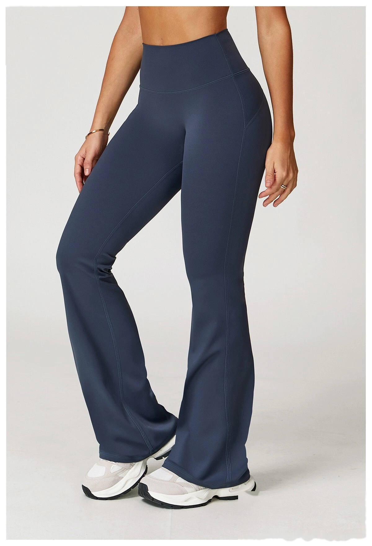 Soft and comfortable flared pants, wide legs and slim trousers, outdoor running and fitness pants detail