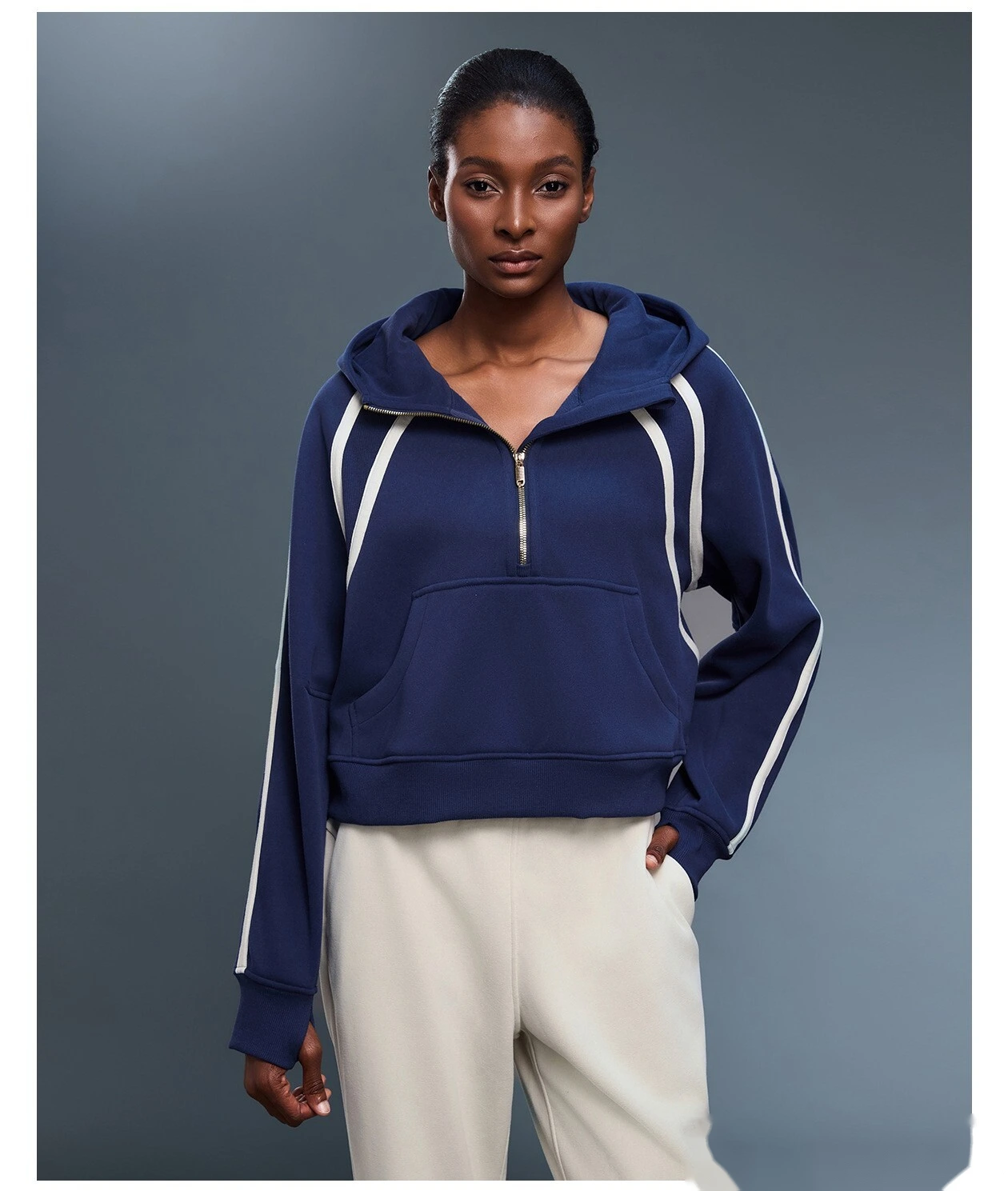 Customized high-necked semi-zipper hooded women's velvet loose contrast sports coat sweater detail