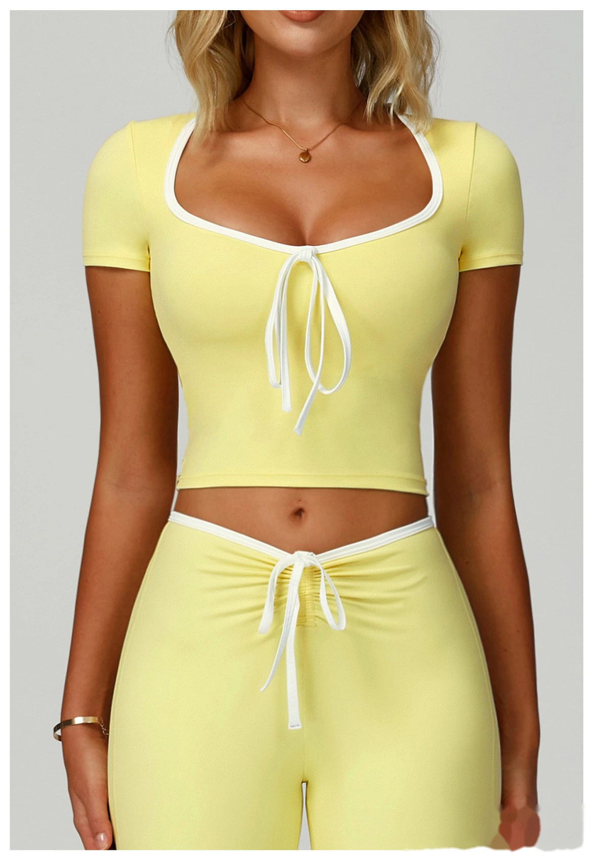 Custom-made V-neck slim yoga outdoor running T-shirt for women with contrast edge yoga clothes detail