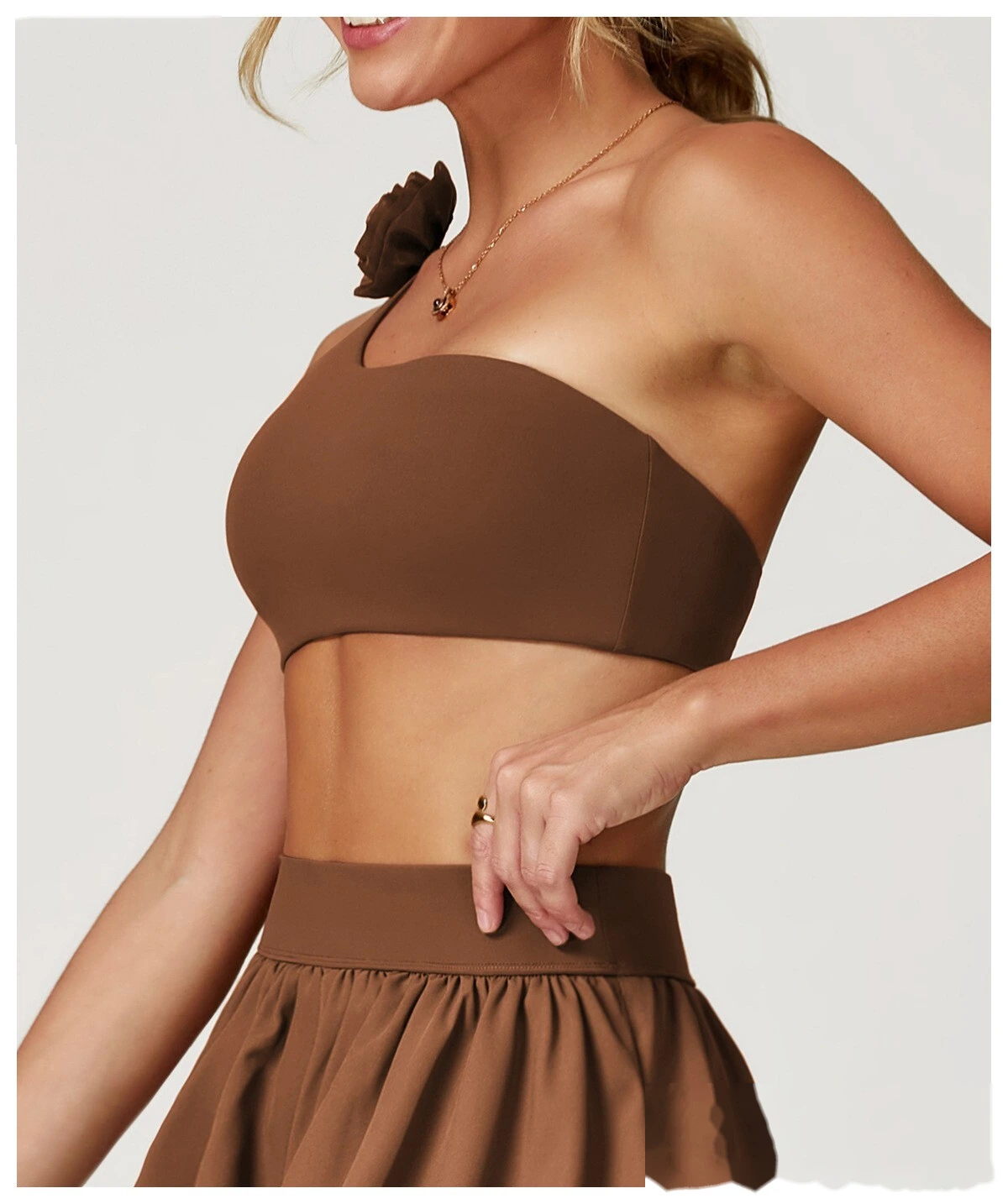 Yoga bra with irregular suspenders, quick-drying underwear, oblique one-shoulder sports bra. detail