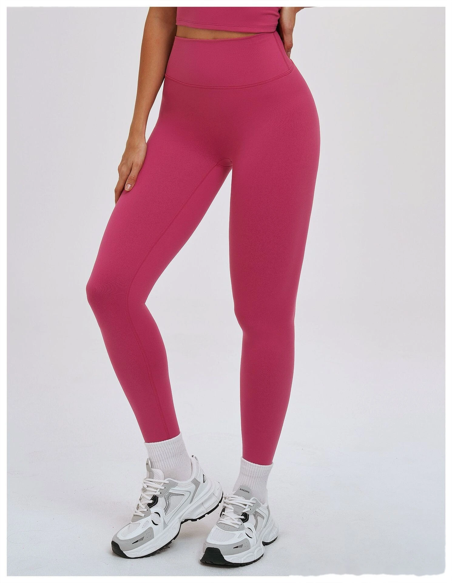 Custom High Waisted Yoga Pants No Camel Toe Tight Butt Lifting Sports Leggings for Outdoor Workout detail