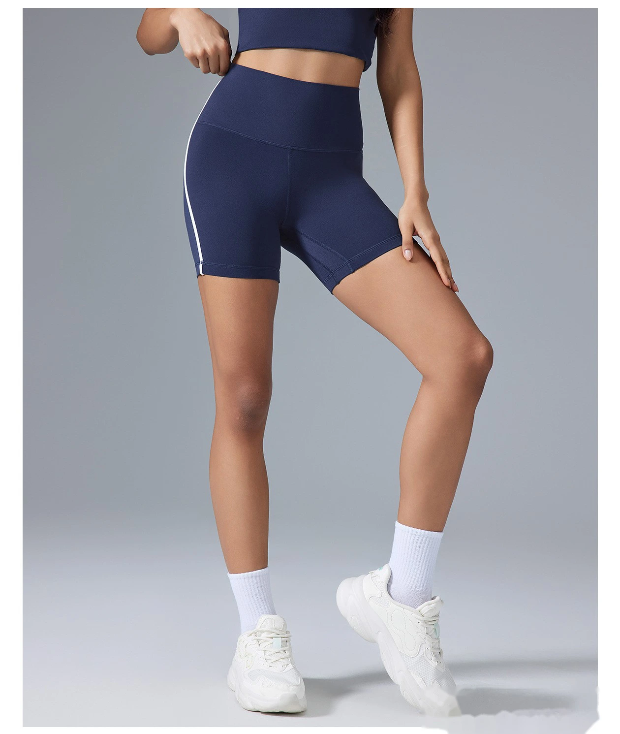 Customized fitness cycling shorts yoga pants tight elastic three-point sports shorts female summer detail