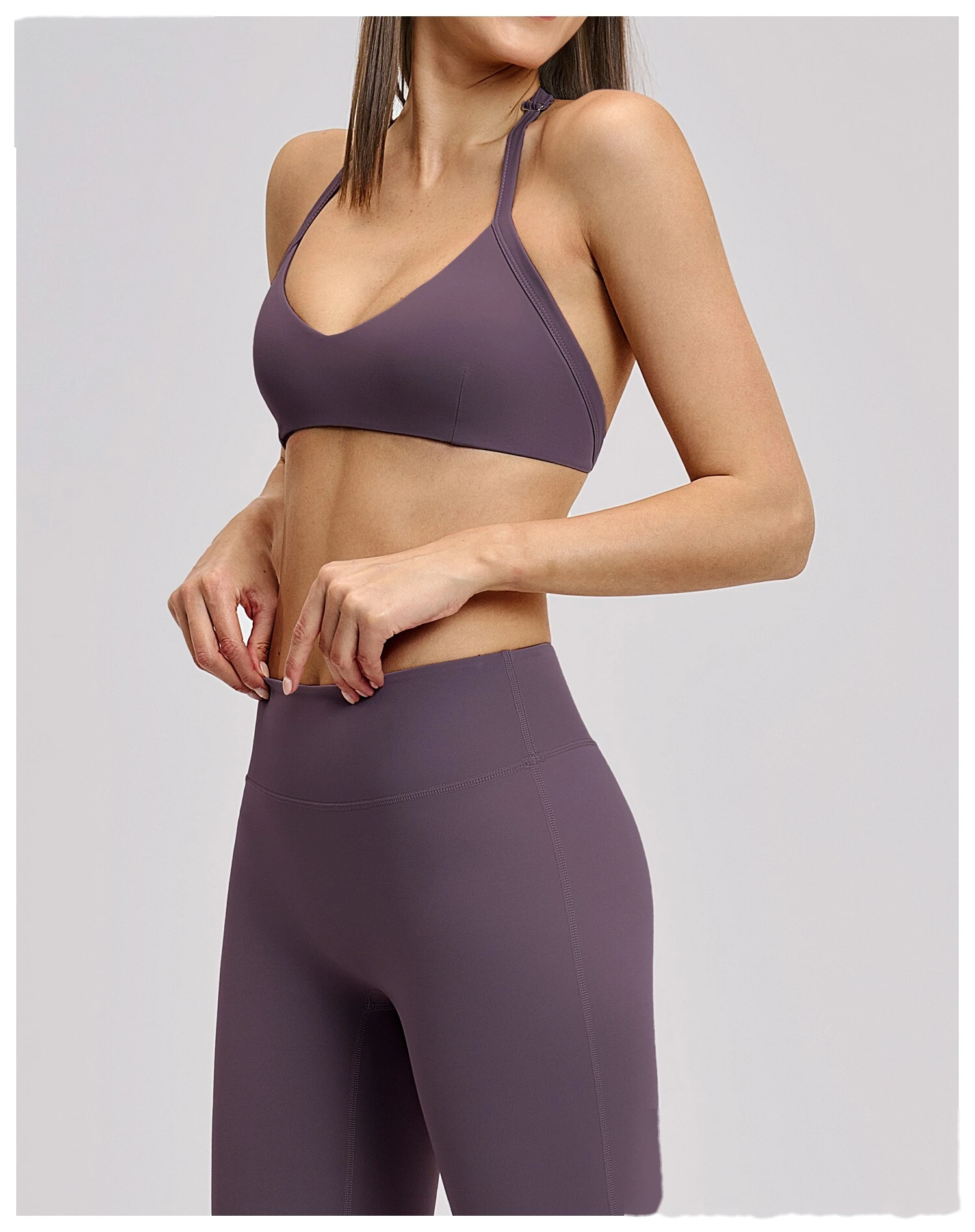 Custom Halter Neck Sports Bra Hollow Back Design Supportive Yoga Bra for Gym Workout Running detail
