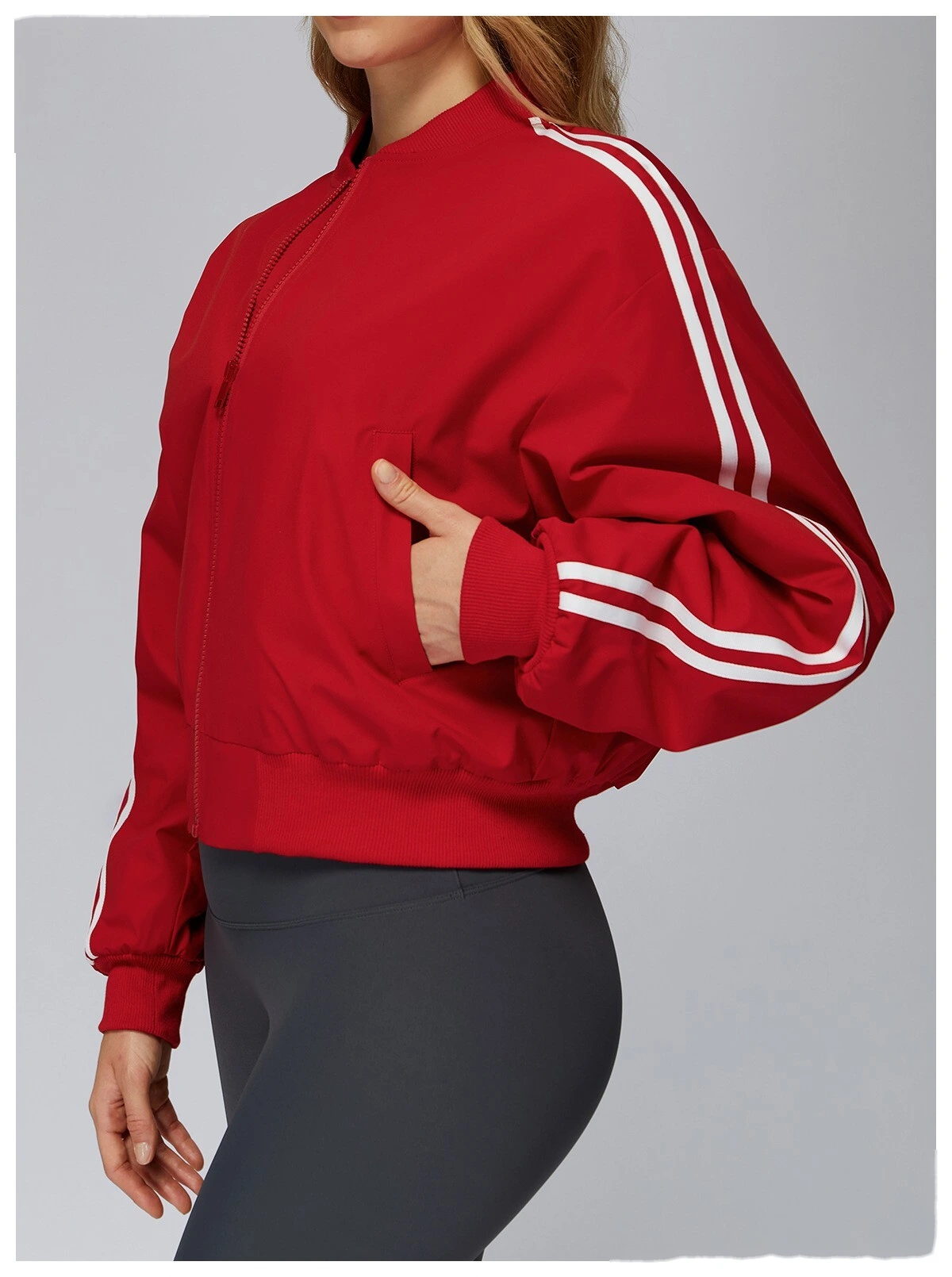 Customized cotton-padded jacket coat pocket zipper warm sports coat outdoor mountaineering running coat detail