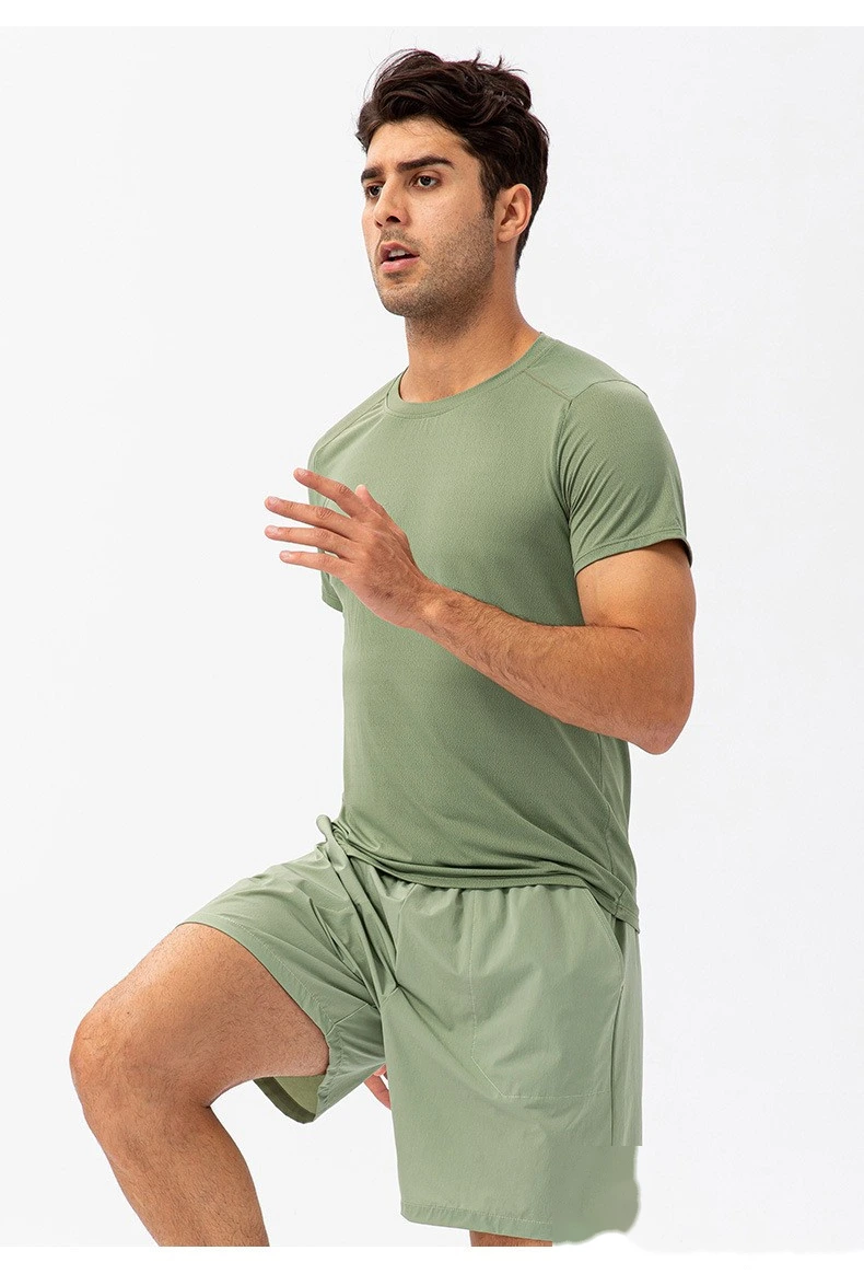 Customized men's loose running quick-drying clothes sweat-absorbent and breathable fitness short-sleeved T-shirt detail