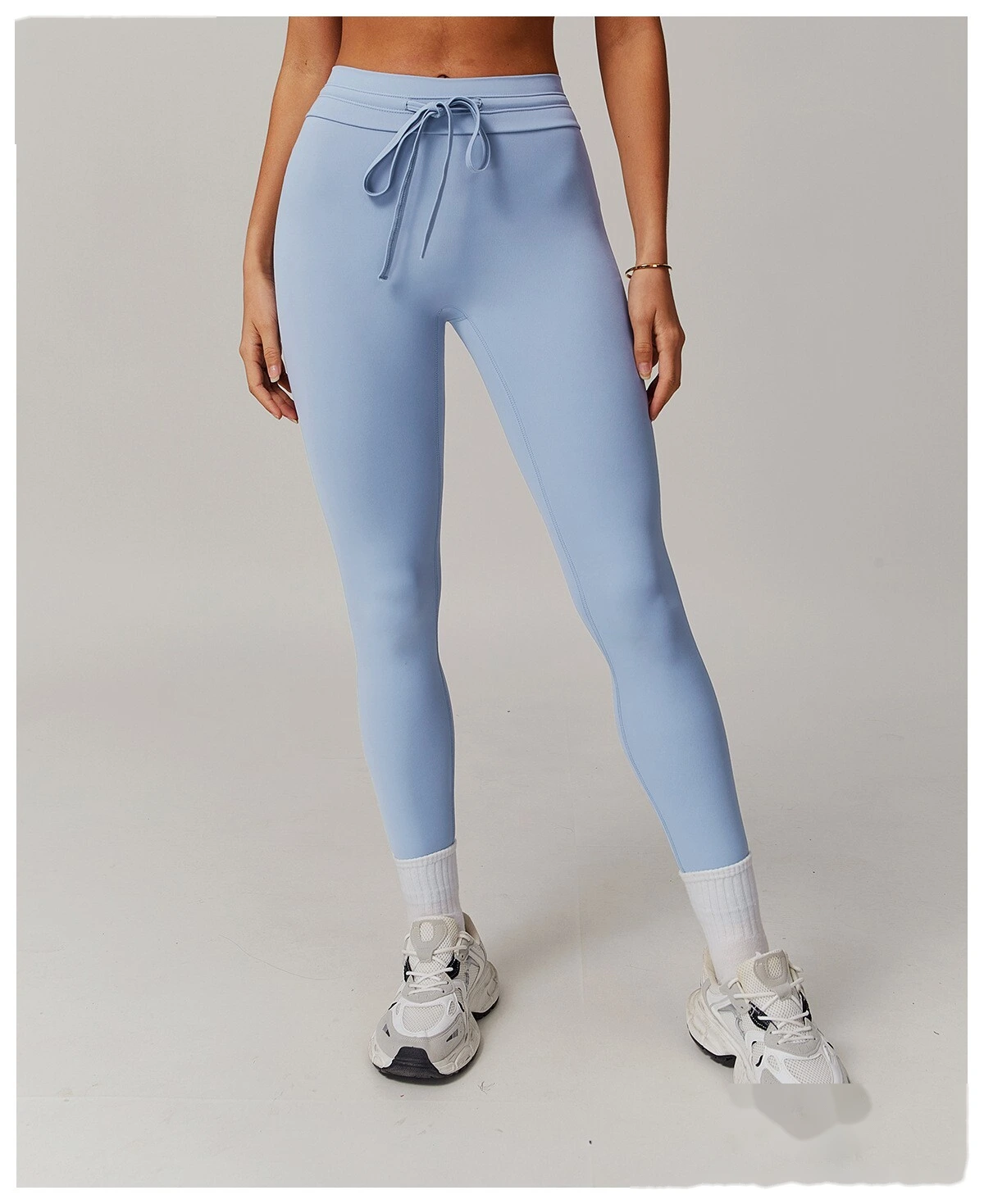 abdomen-lifting and hip-lifting fitness pants, and running pants with beautiful buttocks outside. detail