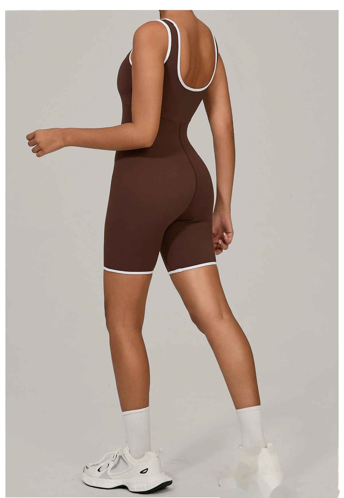 Customized contrast stitching generous neck sports jumpsuit yoga clothes backless outdoor fitness jumpsuit detail