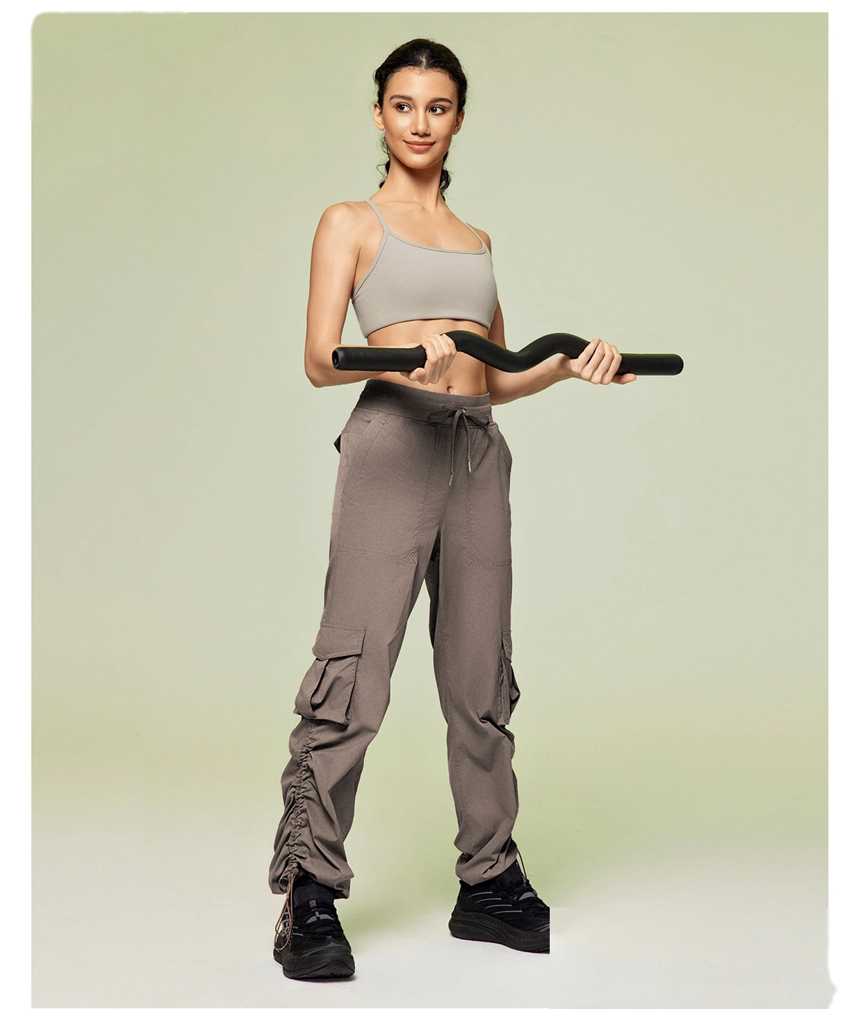 Customized outdoor running pants lightweight fitness pants multi-pocket wide-leg tooling casual pants detail