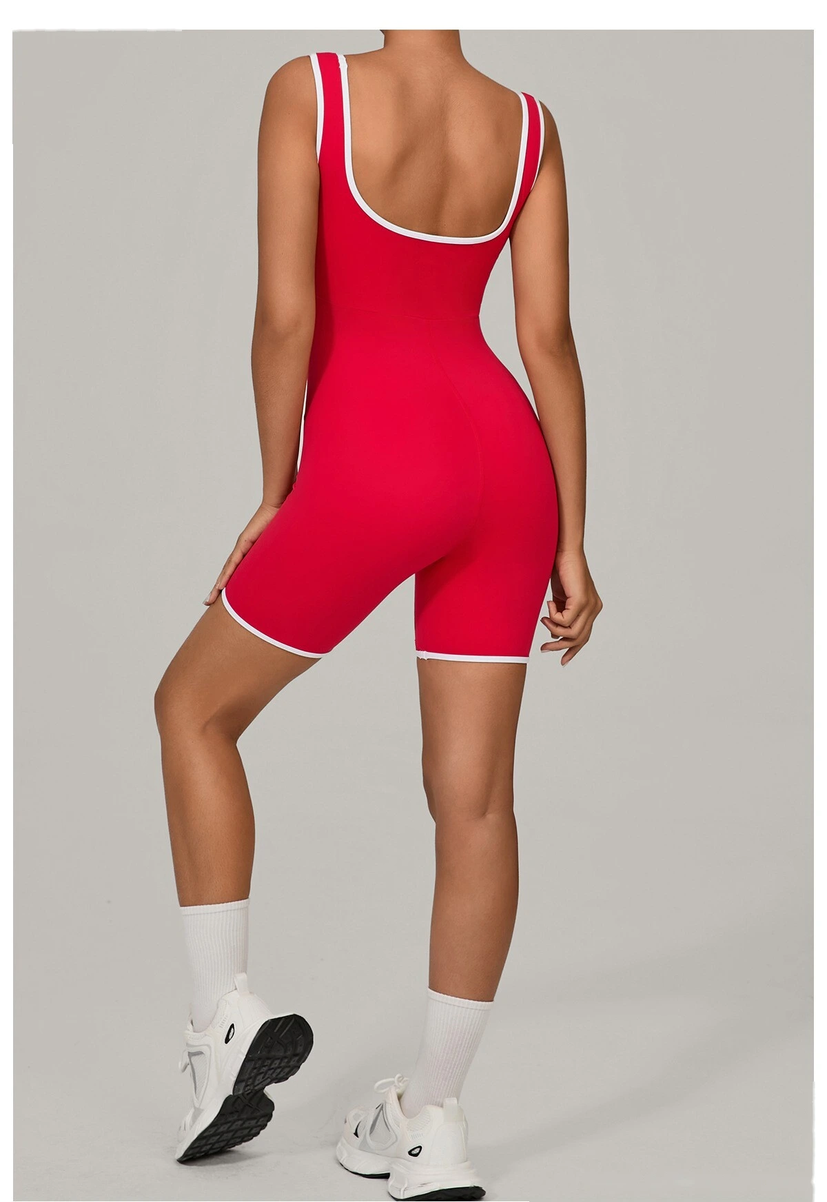 Customized contrast stitching generous neck sports jumpsuit yoga clothes backless outdoor fitness jumpsuit detail
