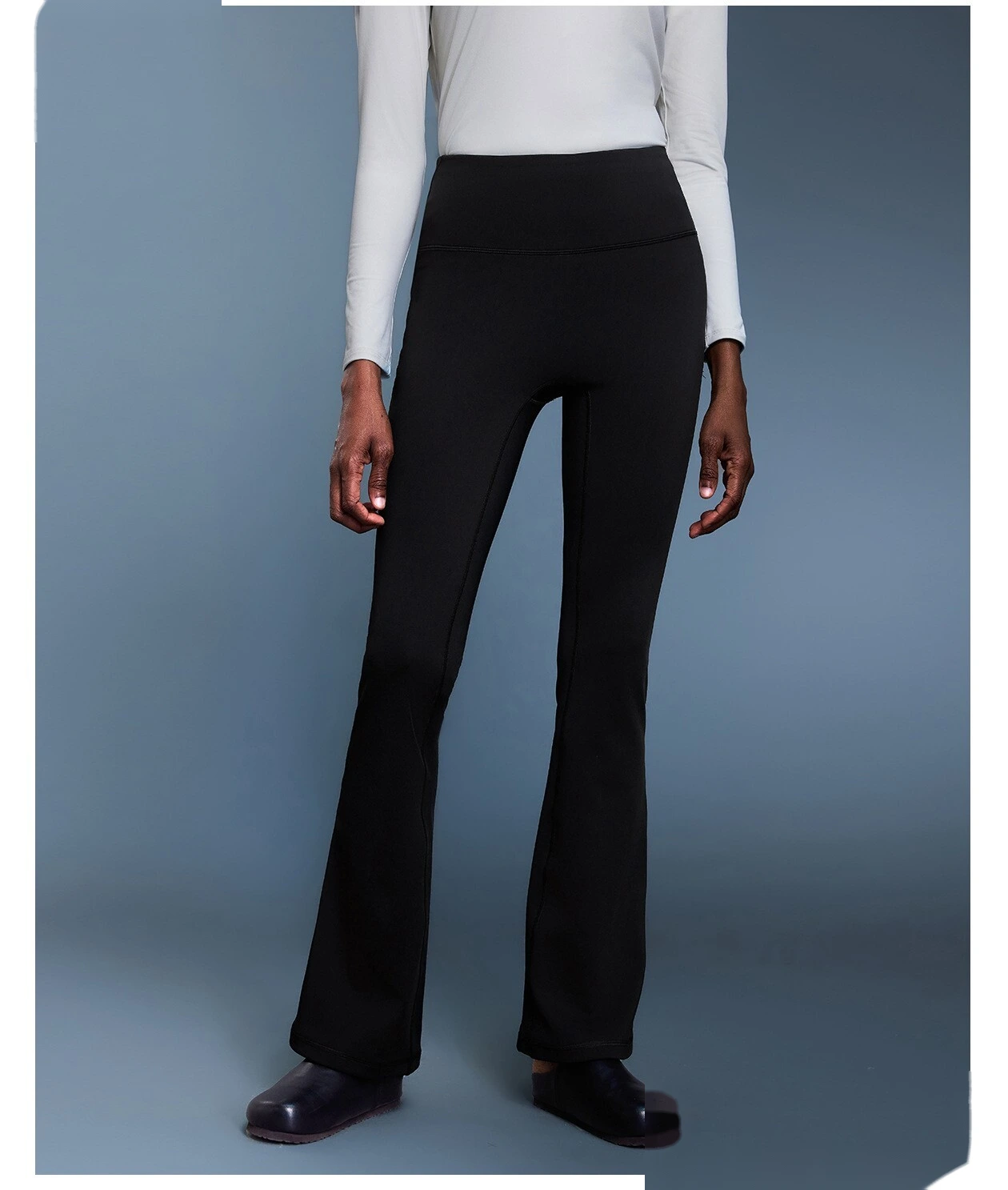 Custom-made women's autumn and winter velvet warm elastic micro-pants with abdomen slimming exercise yoga pants detail