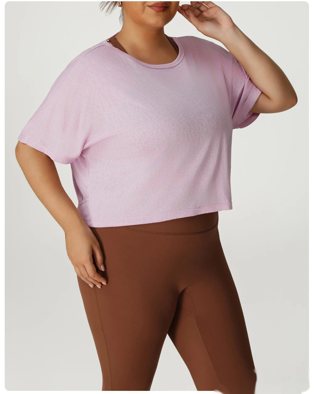 Custom-made plus-size sports blouses, fitness clothes, T-shirts and women's plus-size yoga clothes tops. detail