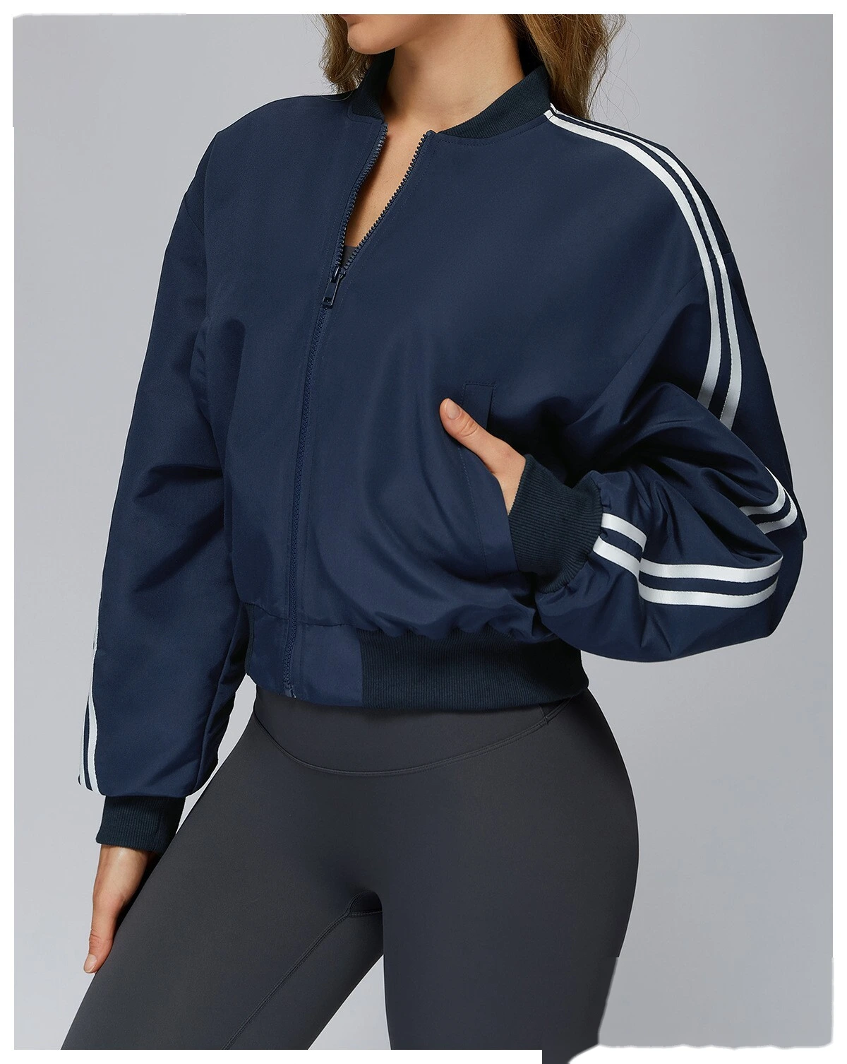 Customized cotton-padded jacket coat pocket zipper warm sports coat outdoor mountaineering running coat detail