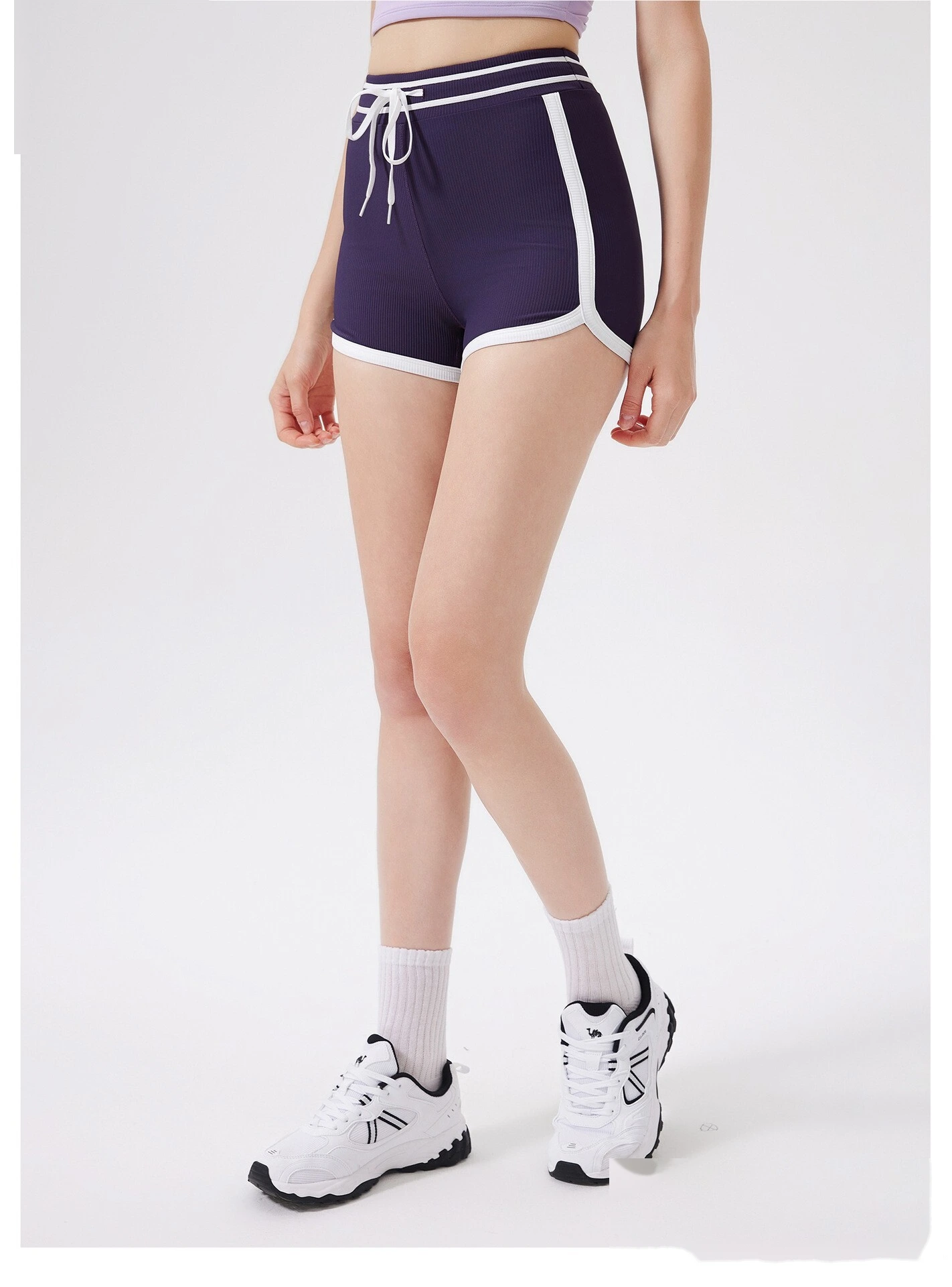 Customized color matching leisure sports fitness ladies shorts detail