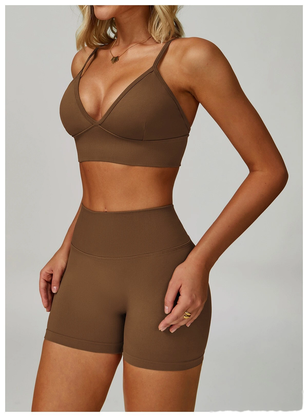 Custom-made yoga bra with beautiful back and quick-drying sports coat and running fitness yoga clothes. detail
