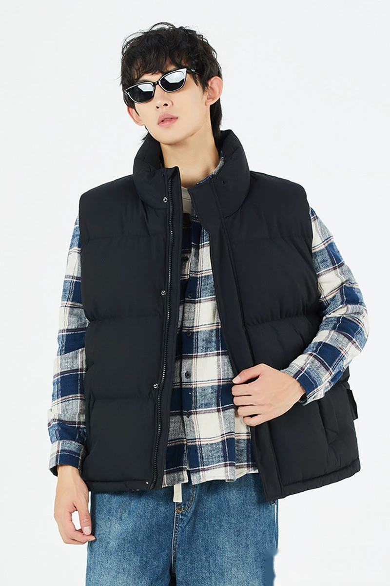 Customized fashion waterproof and warm cotton-padded jacket down jacket vest for men and women detail
