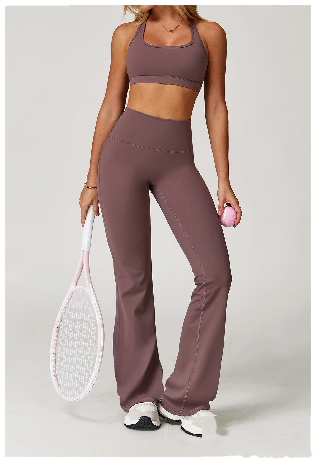 Soft and comfortable flared pants, wide legs and slim trousers, outdoor running and fitness pants detail