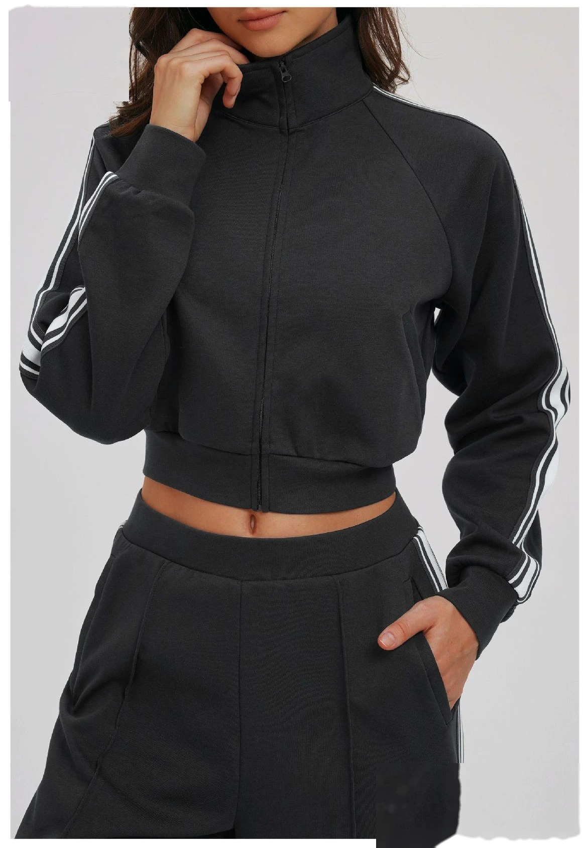 Custom Color Block High-Neck Sports Hoodie - Windproof Zipper Pocket Outdoor Running Jacket detail