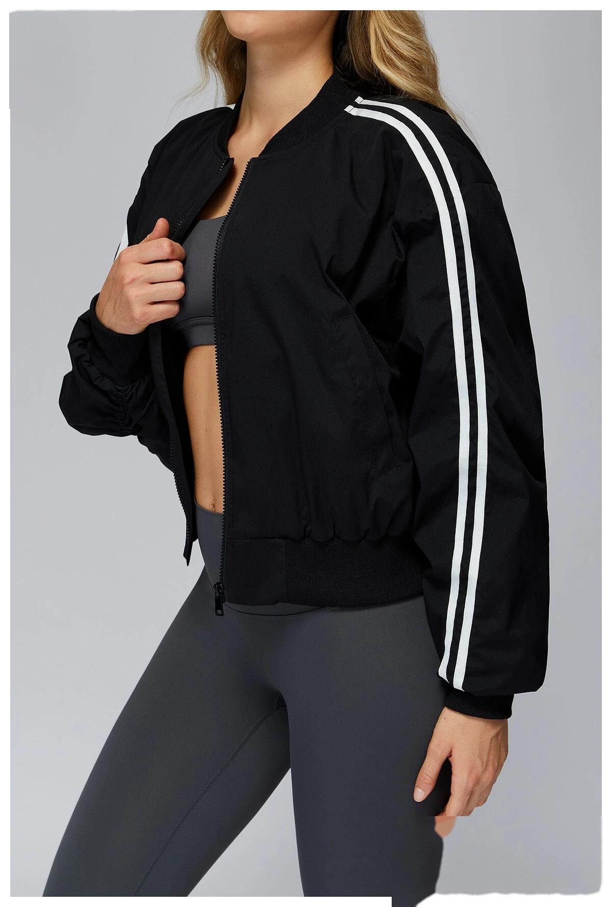 Customized cotton-padded jacket coat pocket zipper warm sports coat outdoor mountaineering running coat detail